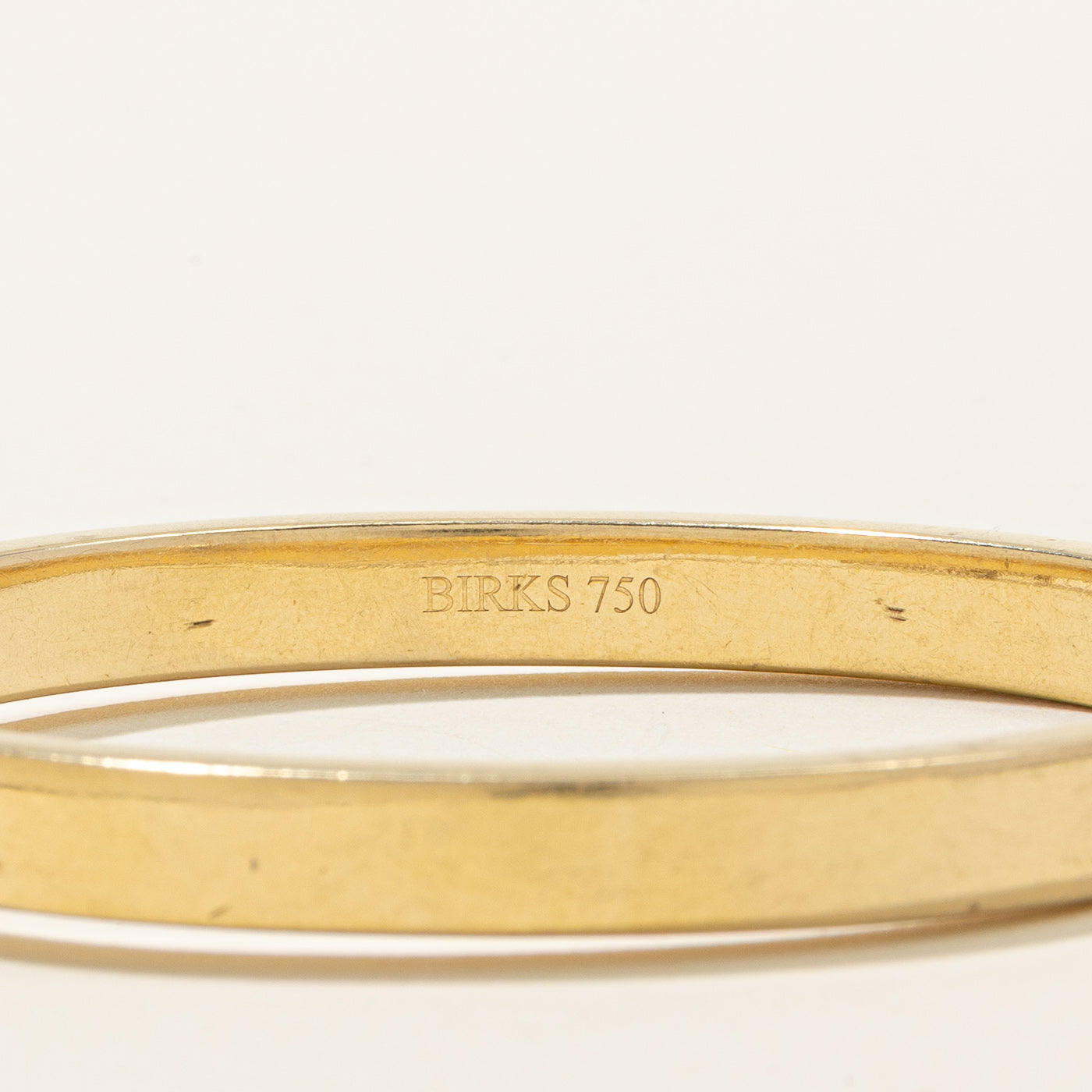 'Birks' 18k Yellow Gold Plain Bangle | 6"