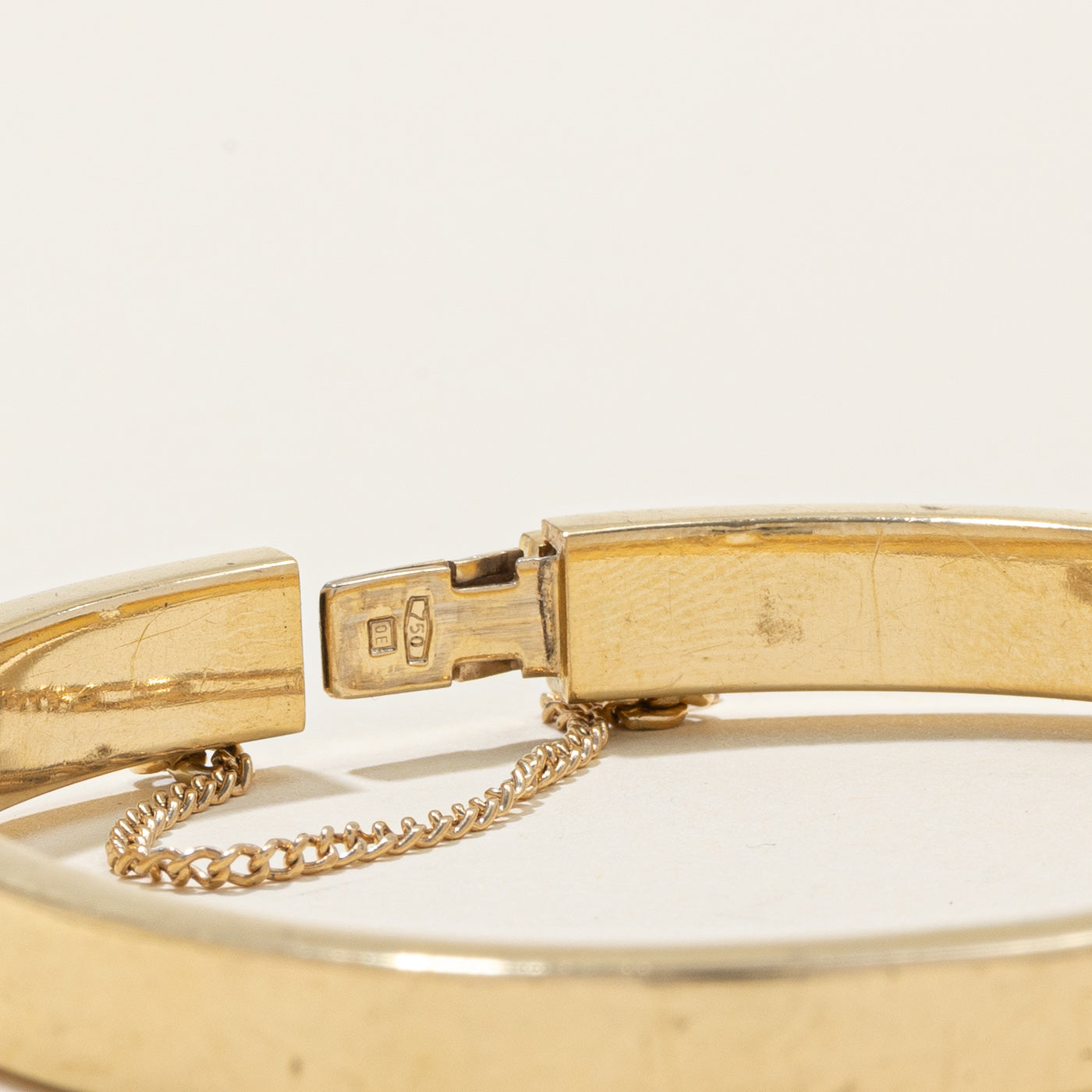 'Birks' 18k Yellow Gold Plain Bangle | 6"