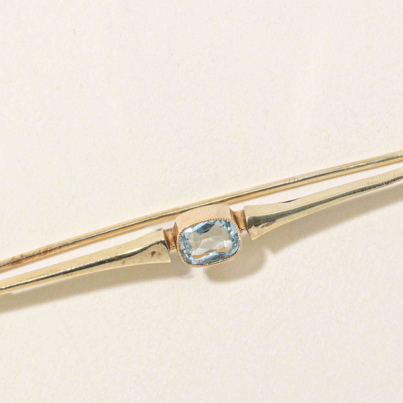 Vintage Dutch Cushion Cut Aquamarine Milgrained Brooch | 0.70ct