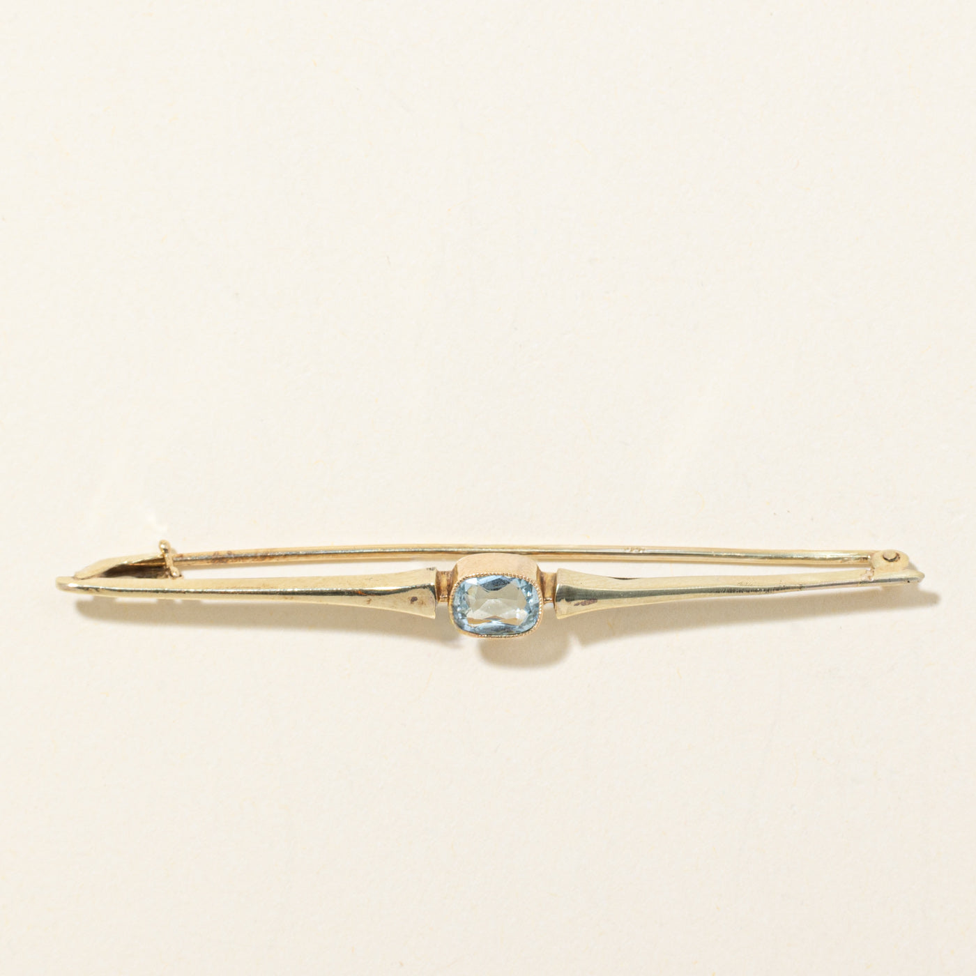 Vintage Dutch Cushion Cut Aquamarine Milgrained Brooch | 0.70ct