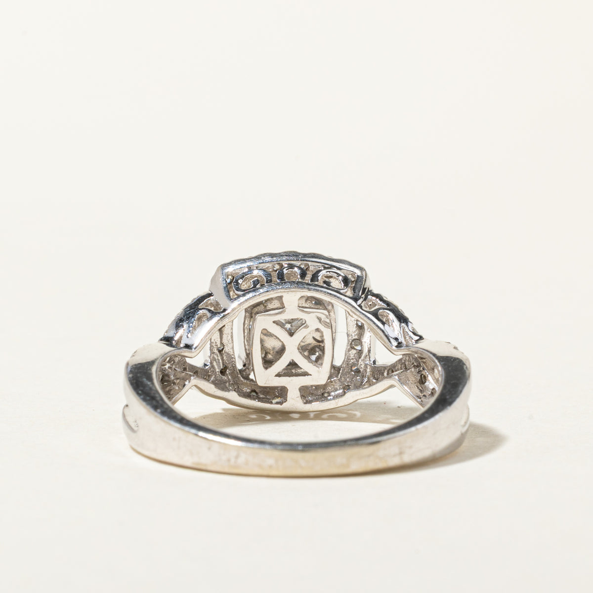 10k Pave Set Diamond Cluster Halo Ring | 0.81ctw | SZ 6.25