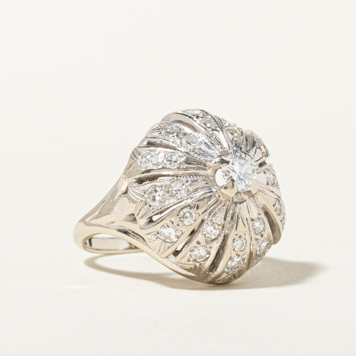 14k Diamond Grooved Star Ornate Cocktail Bombé Ring | 0.26ct VVS2 F-G, 0.60ctw | SZ 5.75
