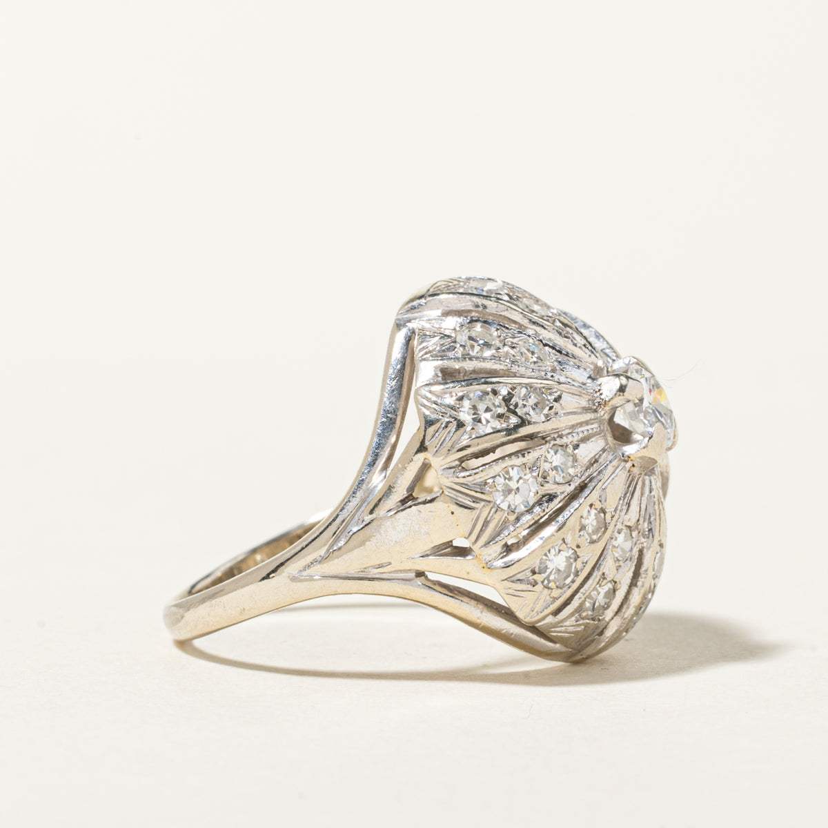 14k Diamond Grooved Star Ornate Cocktail Bombé Ring | 0.26ct VVS2 F-G, 0.60ctw | SZ 5.75