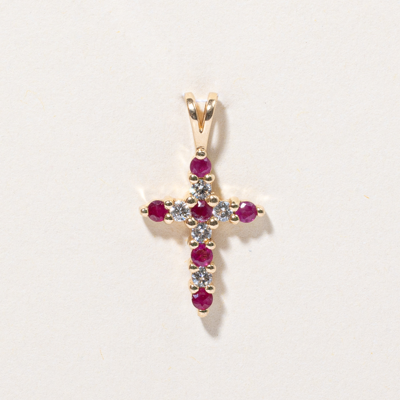 Pendentif croix rubis et diamants | 0,24 ct, 0,15 ct | 