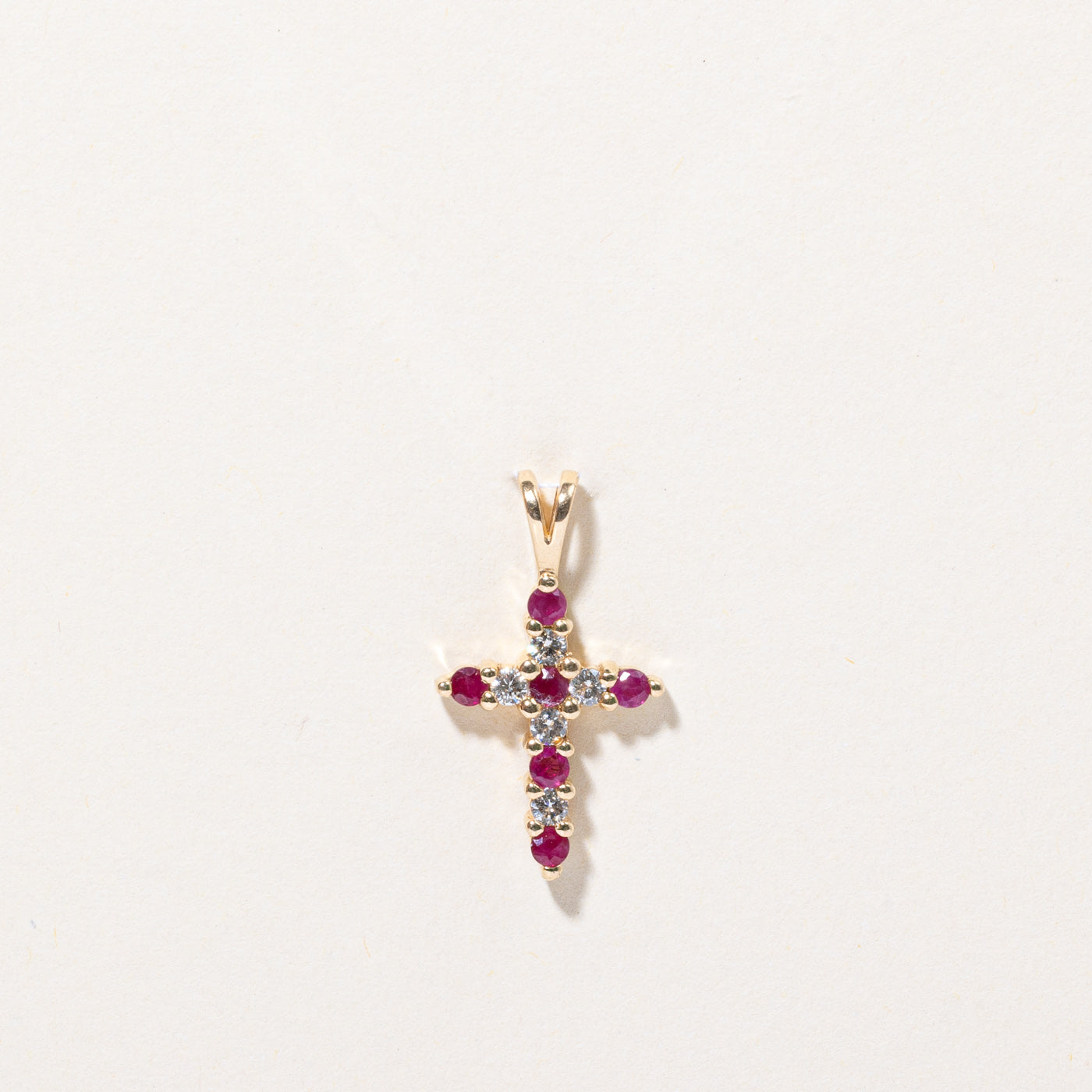 Pendentif croix rubis et diamants | 0,24 ct, 0,15 ct | 