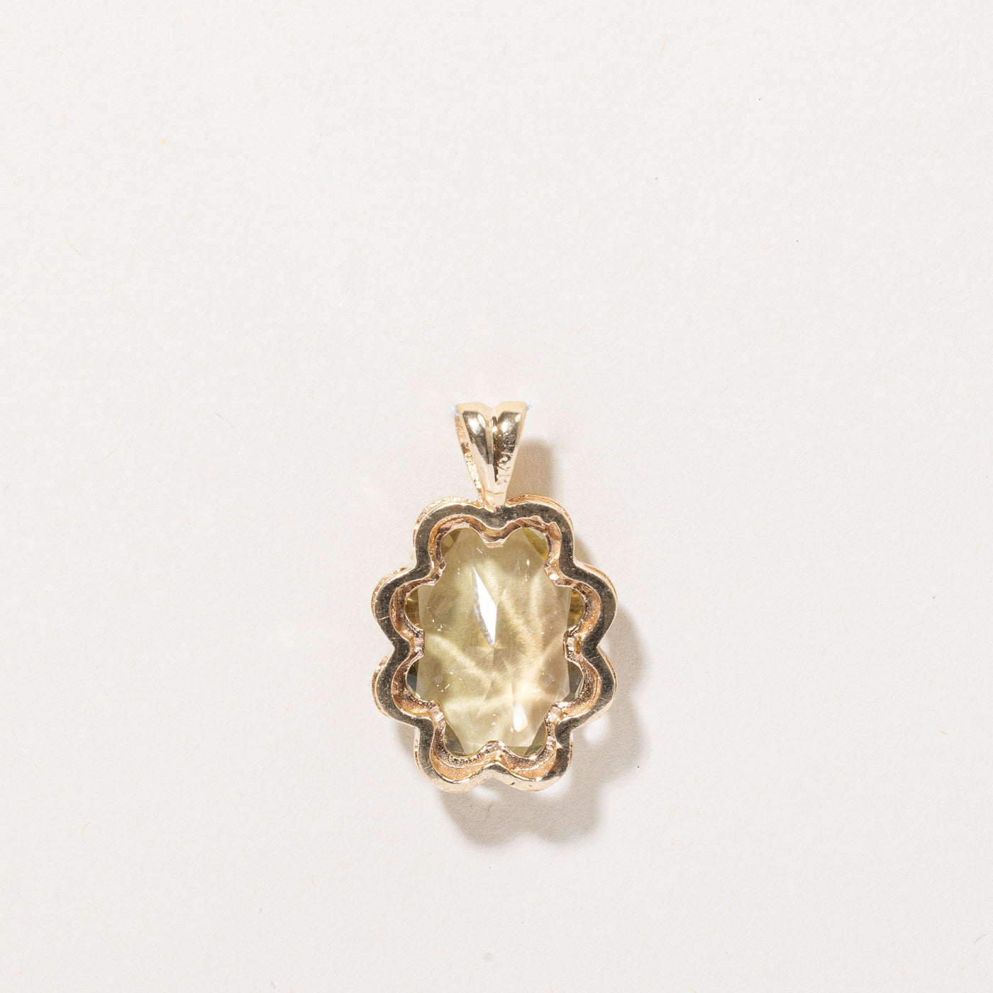 Olive Quartz Pendant | 7.95ct |