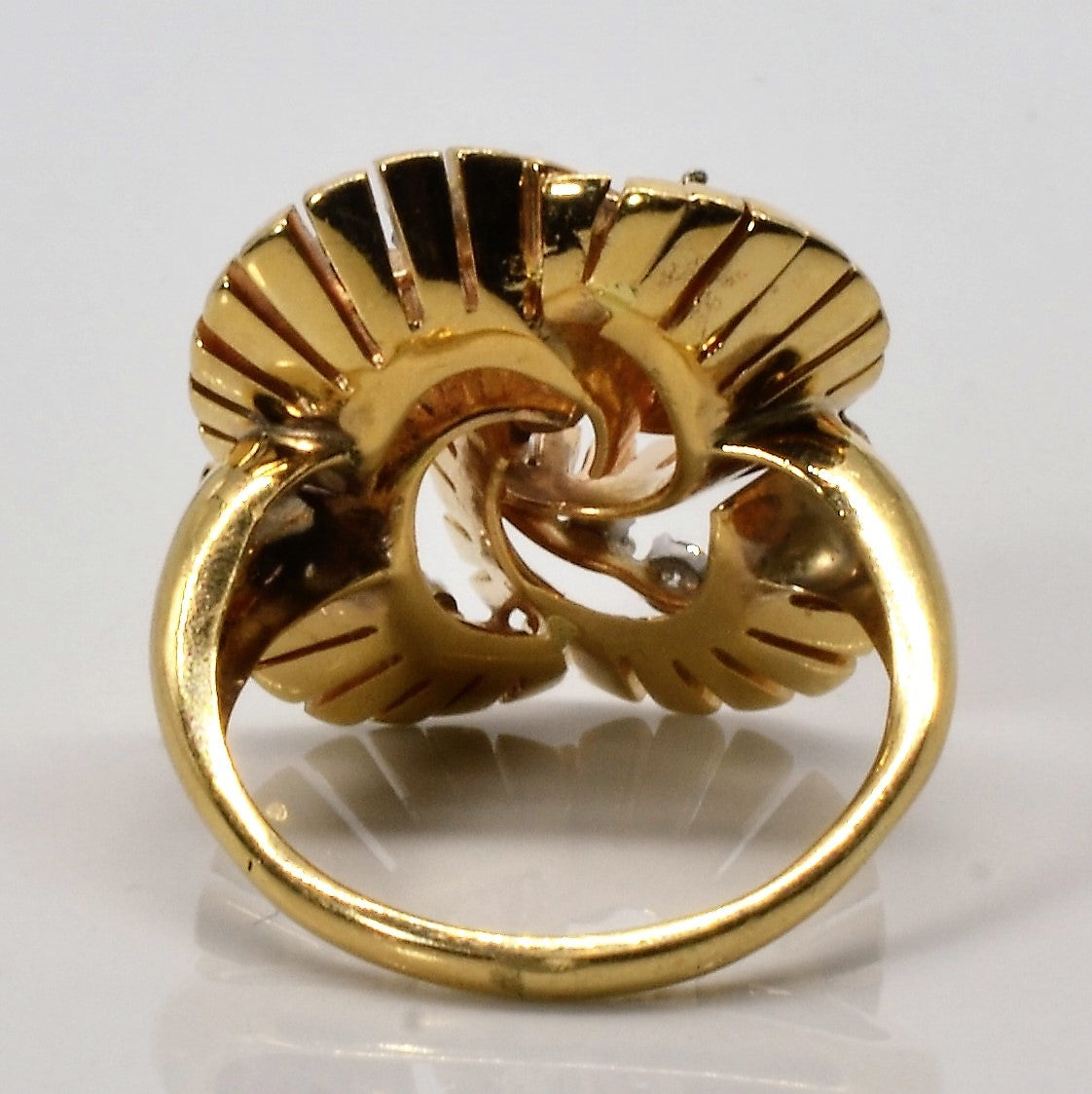 Bague en or sertie de diamants pavés en spirale | 0,60 ct | Taille 8,25 | 