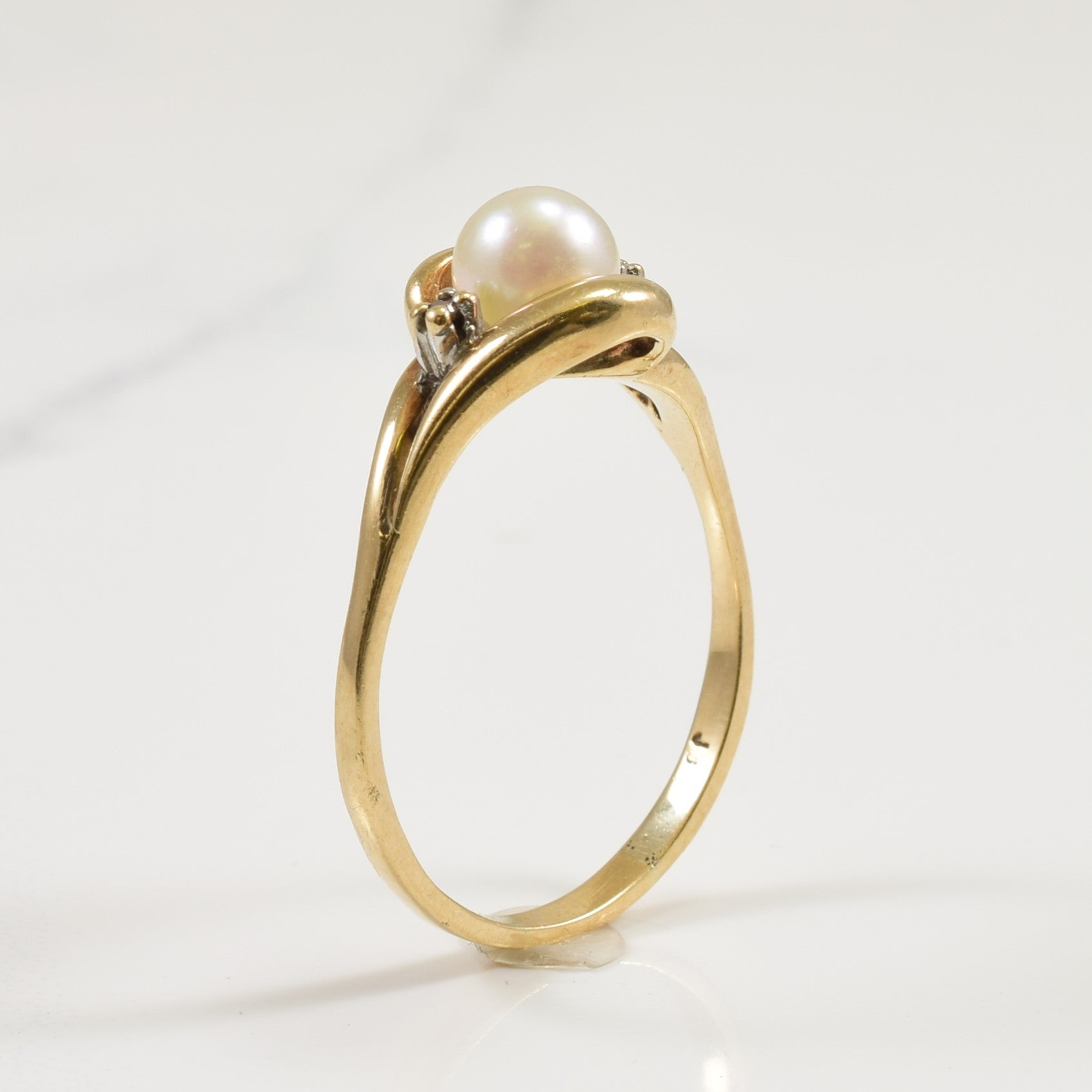 Pearl & Diamond Ring | 0.02ctw, 1.30ct | SZ 8 |