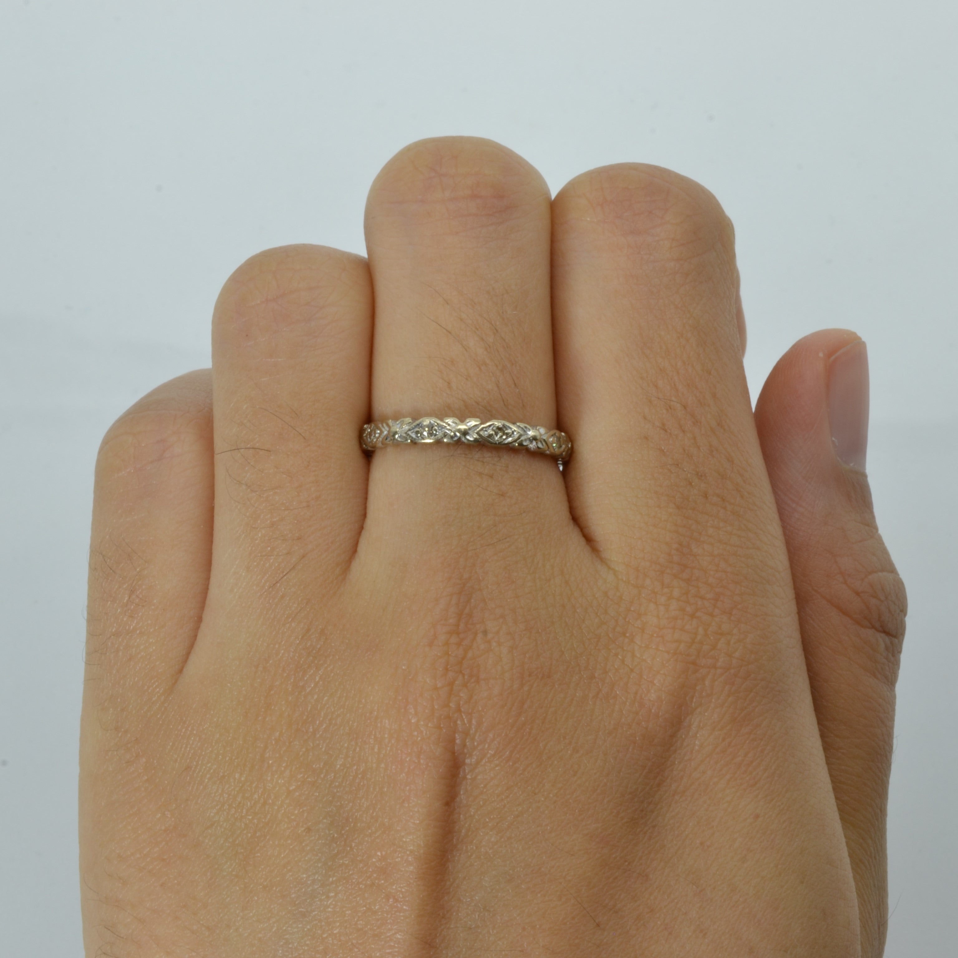 Vintage Ornate Design Diamond Ring | 0.12ctw | SZ 6.5 |