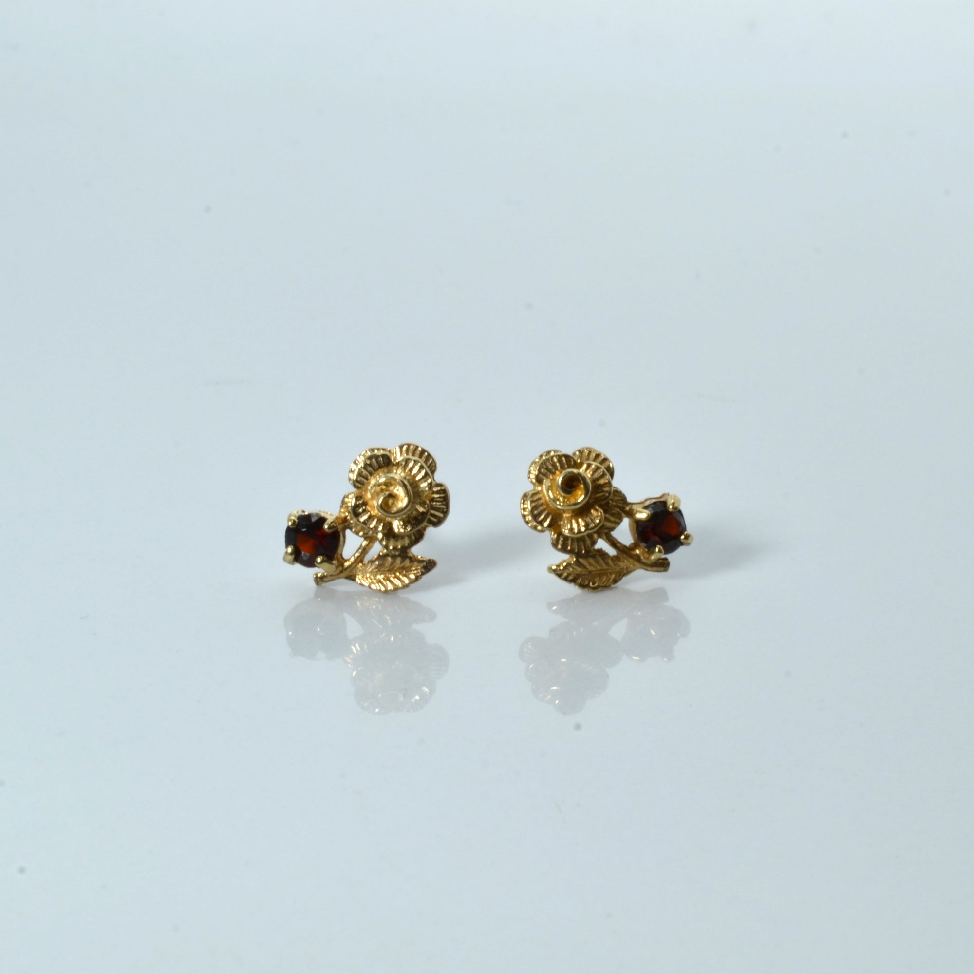 Flower Design Garnet Stud Earrings | 0.24ctw |