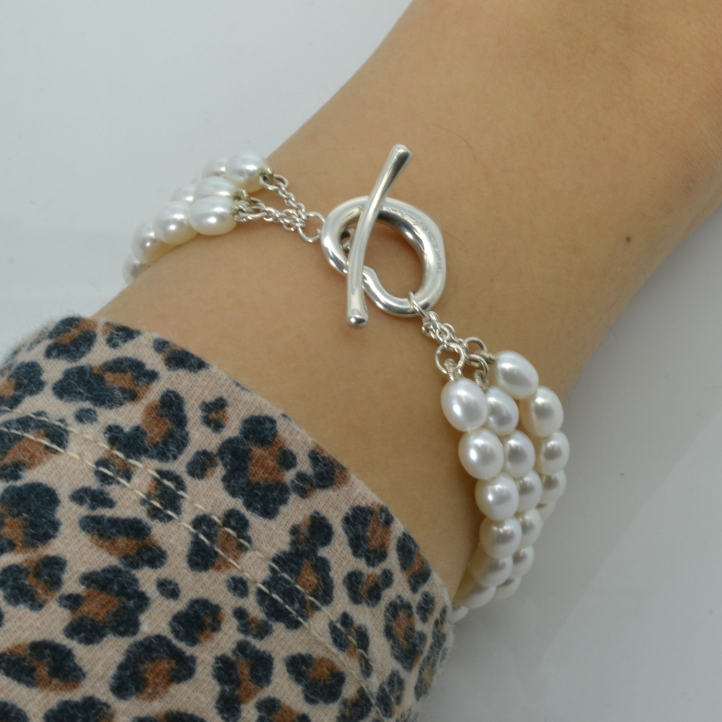 Tiffany & Co. Elsa Peretti Open Heart Fresh Water Pearl Bracelet | 7"|