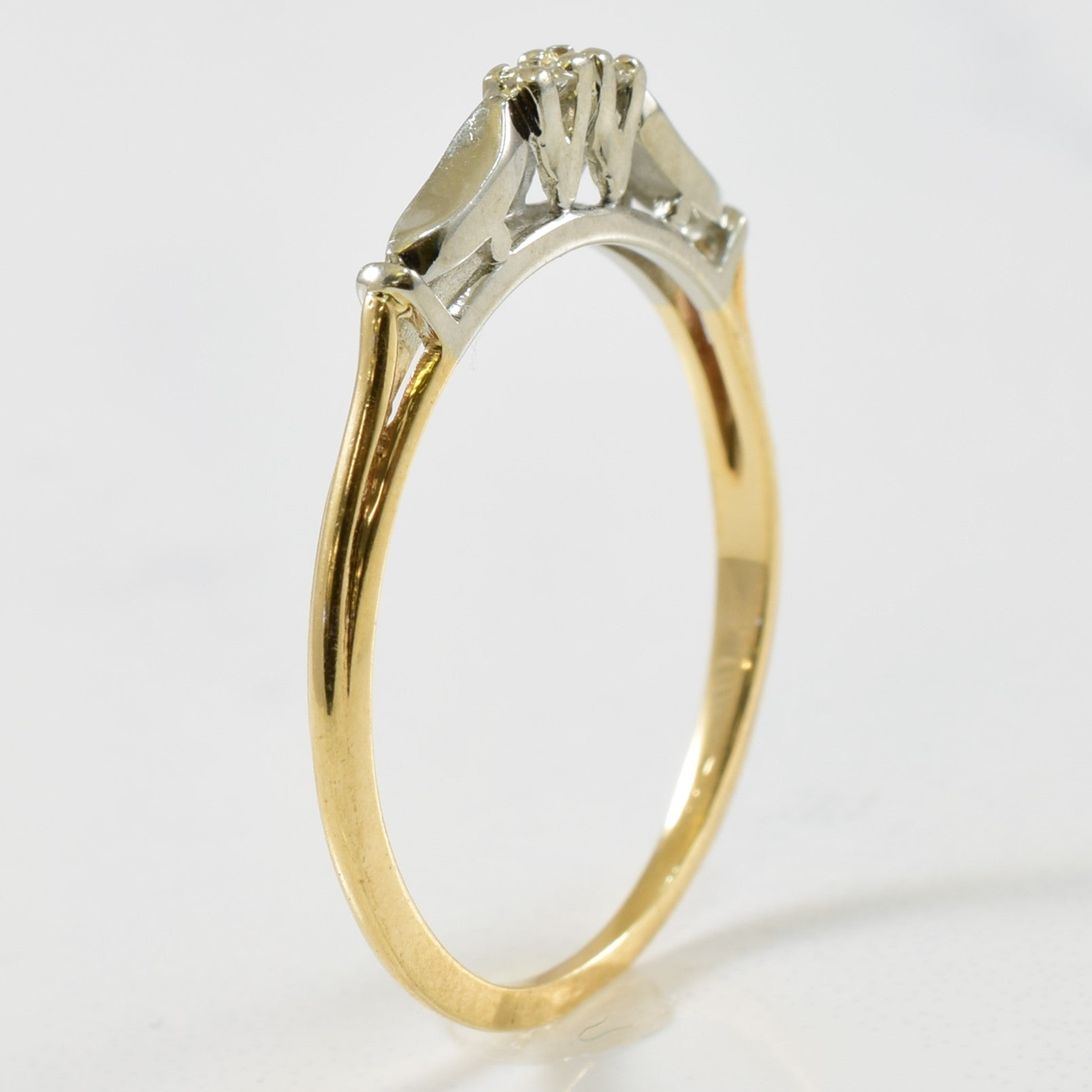 Diamond Cathedral Ring | 0.04ctw | SZ 7 |