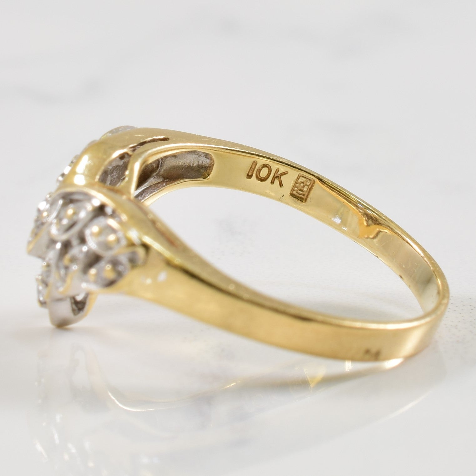 Cluster Diamond Chevron Ring | 0.04ctw | SZ 5 |