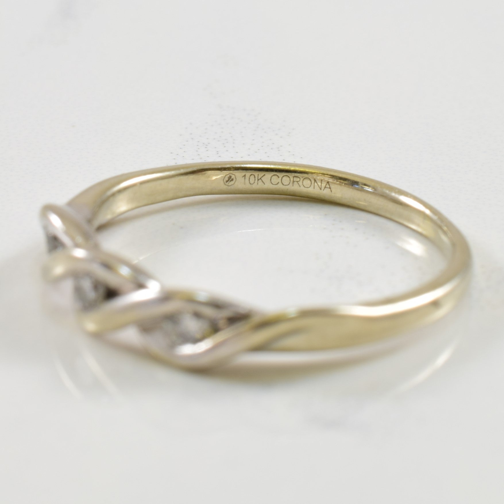 Crossover Diamond Ring | 0.09ctw | SZ 5.5 |