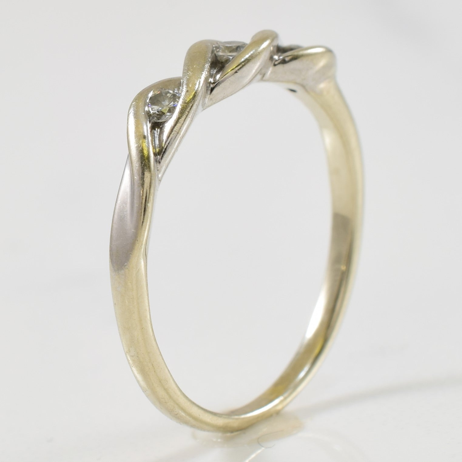 Crossover Diamond Ring | 0.09ctw | SZ 5.5 |