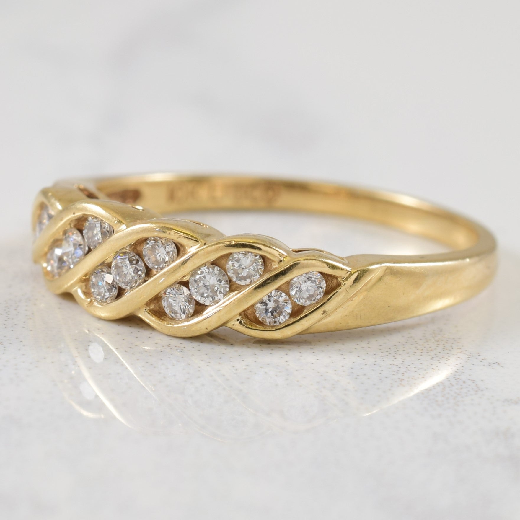 Multi Channel Set Diamond Ring | 0.20ctw | SZ 7 |