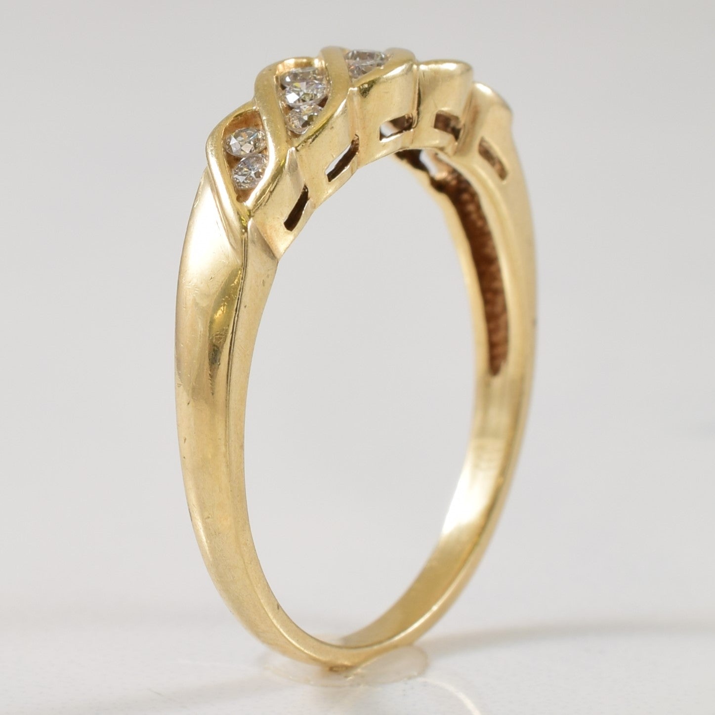 Multi Channel Set Diamond Ring | 0.20ctw | SZ 7 |