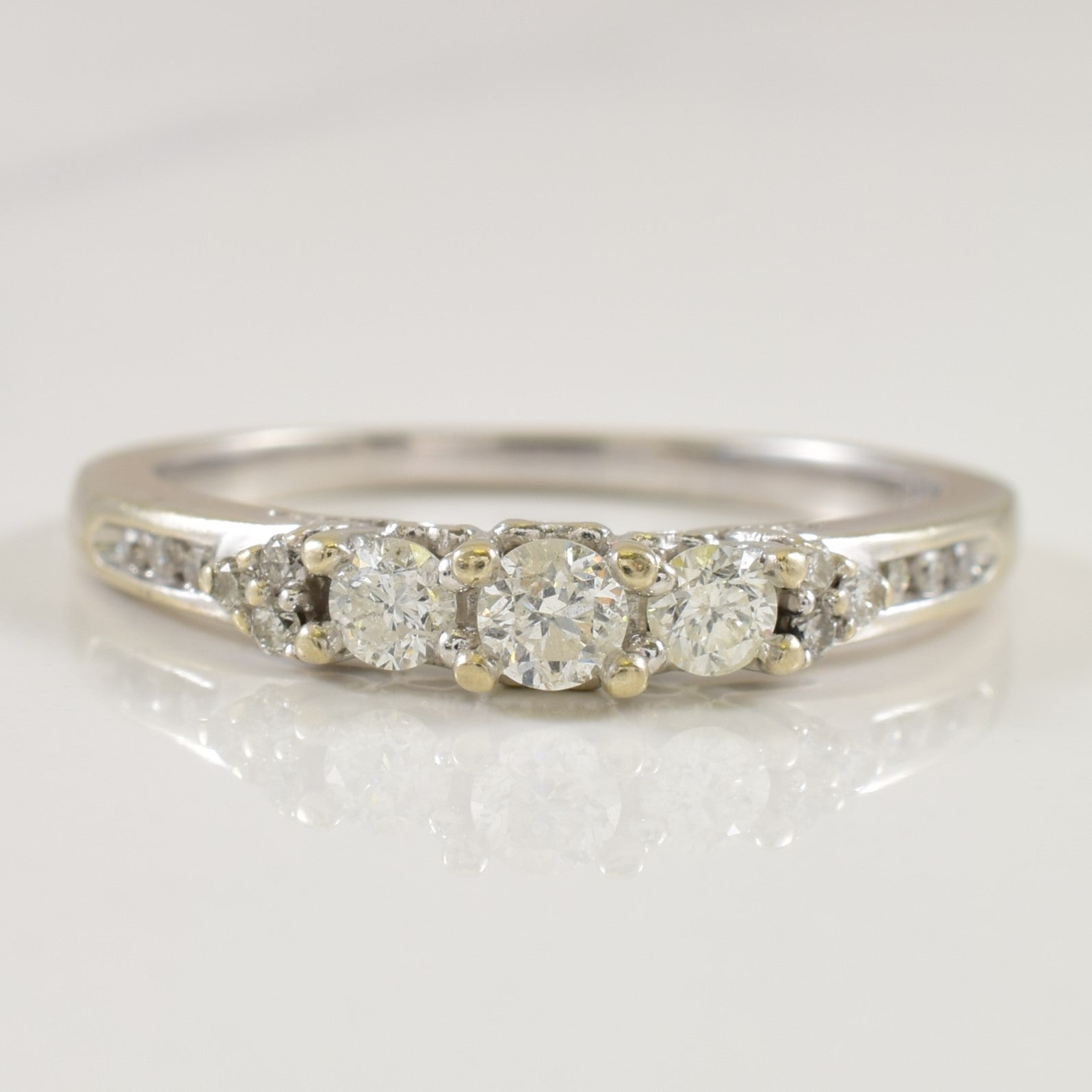 Cathedral Diamond Ring | 0.33ctw | SZ 7 |