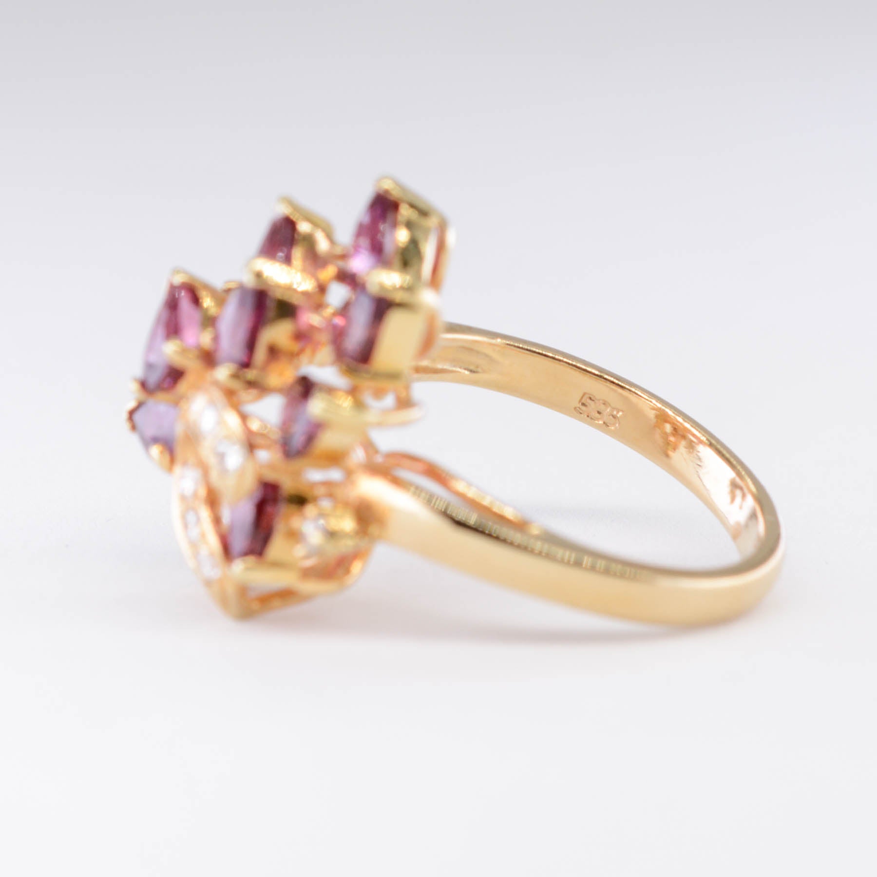 Bague rubis taille poire et diamants | 2,82 ct, 0,20 ct | Taille 6,5 | 
