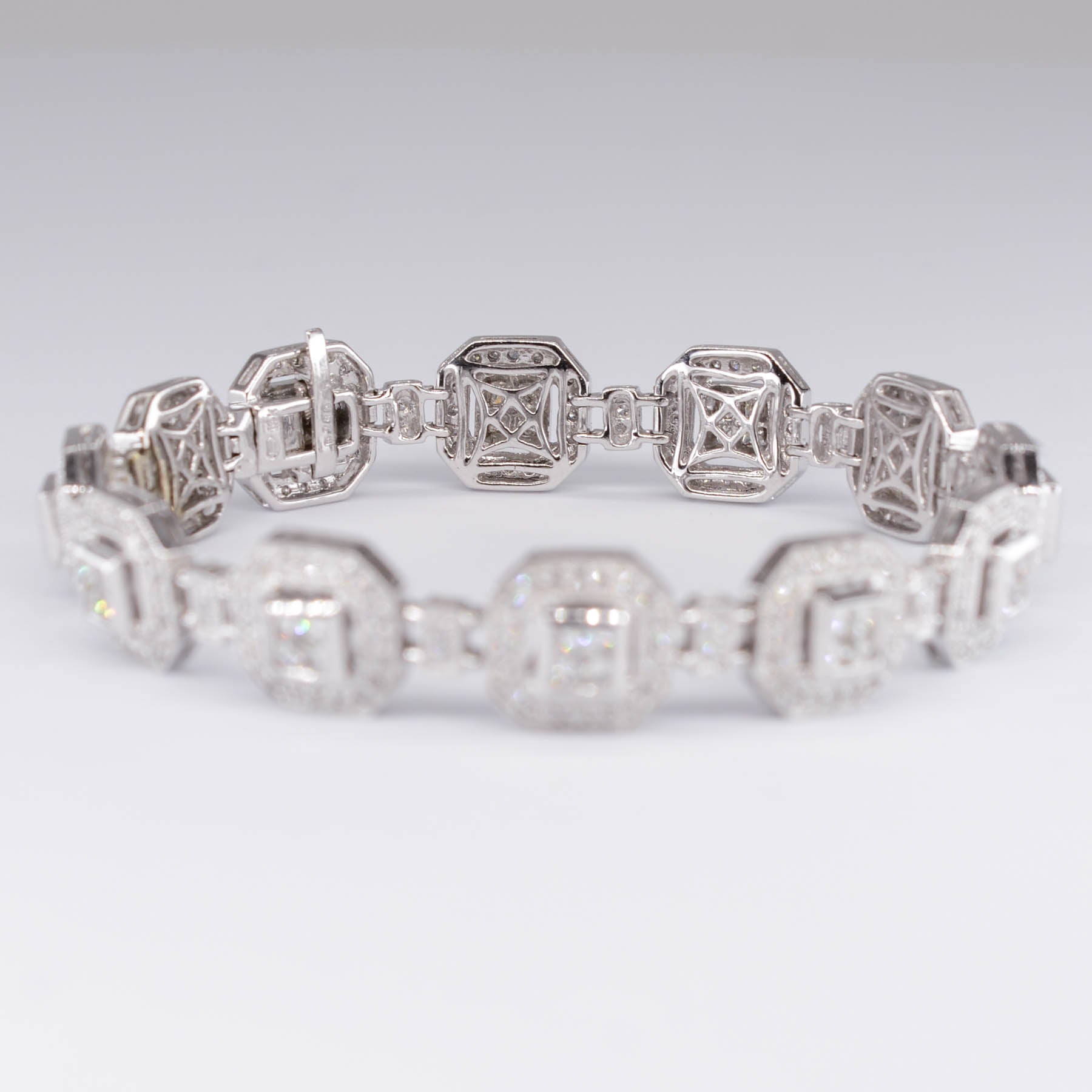 Bracelet en diamants halo géométrique d'inspiration Art déco | 2,40 ct | 6,5" | 