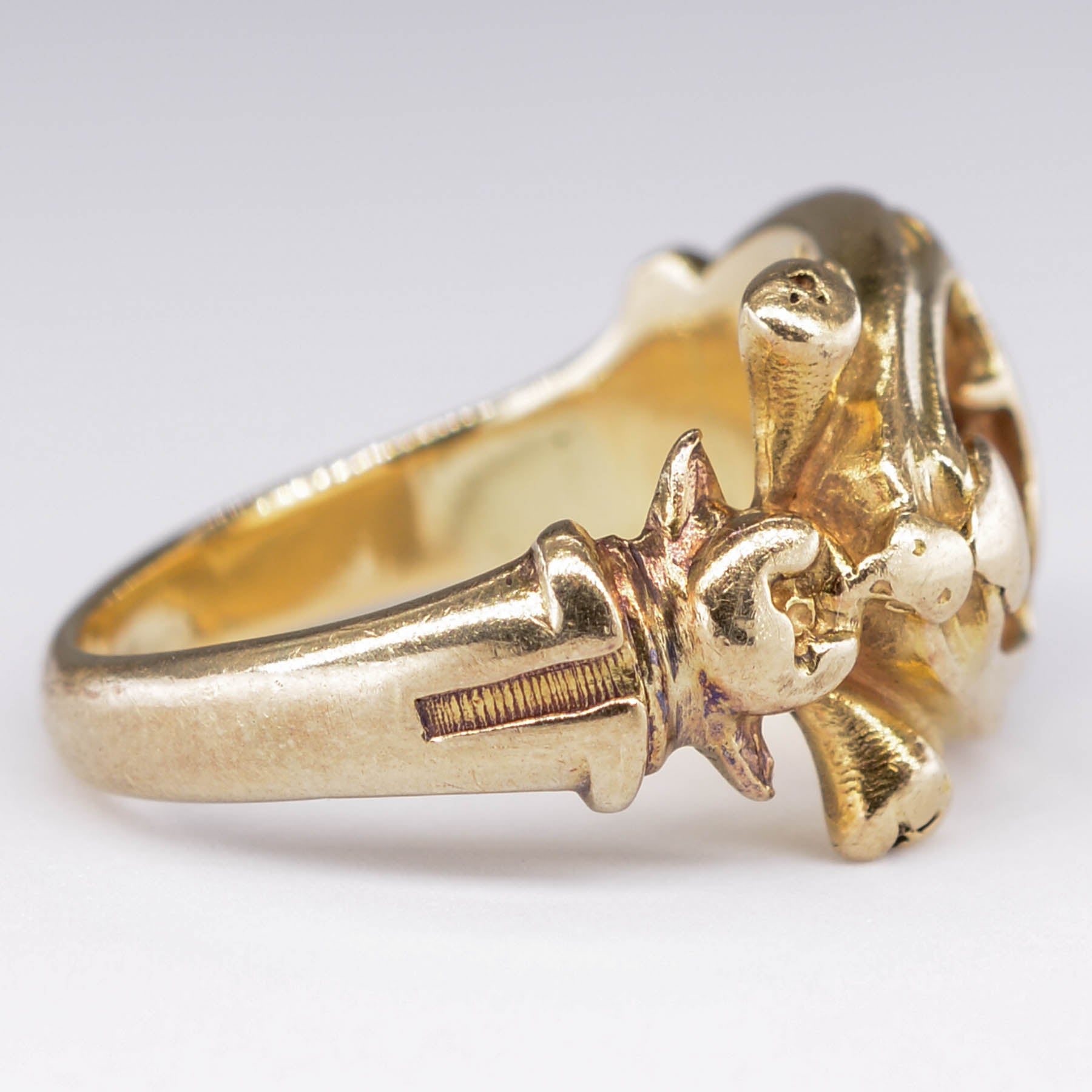18k Gargoyle Motif Ring | SZ 5.75 |