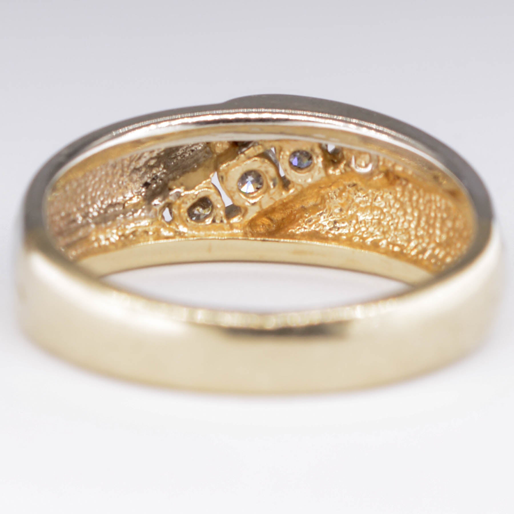 Two Toned Diamond Ring | 0.26ctw | SZ 9.5 |