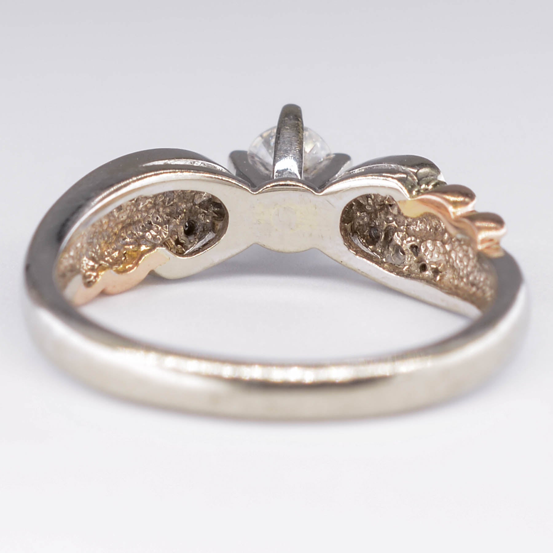 Two Toned Diamond Ring | 0.19ct | SZ 6.25 |