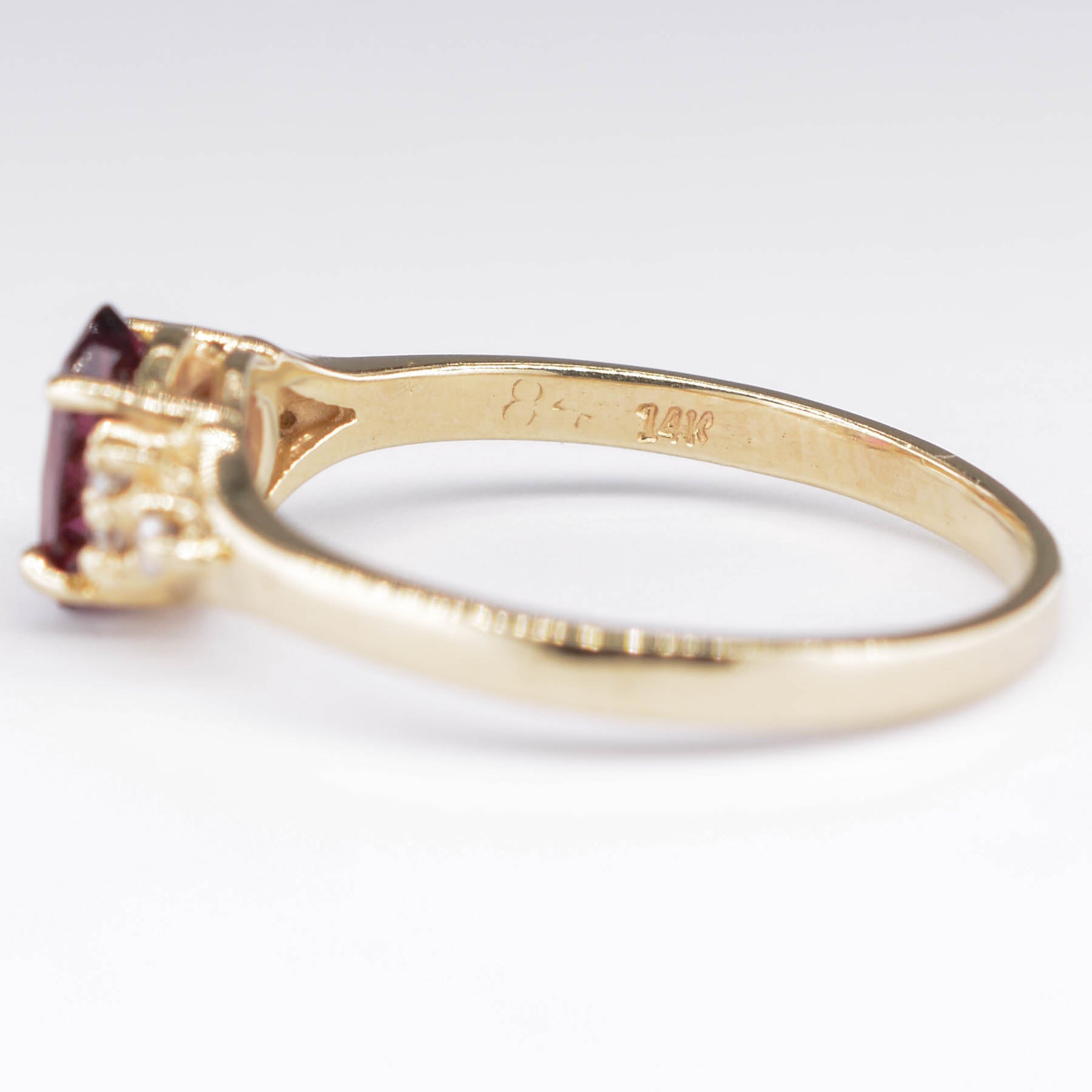 Purple Garnet & Diamond Ring | 0.85ct, 0.06ctw | SZ 7.25 |