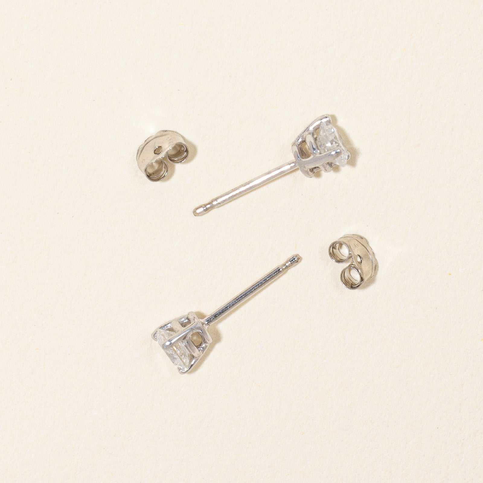 Boucles d'oreilles en or blanc 14 carats serties de diamants | 0,43 ct au total | 