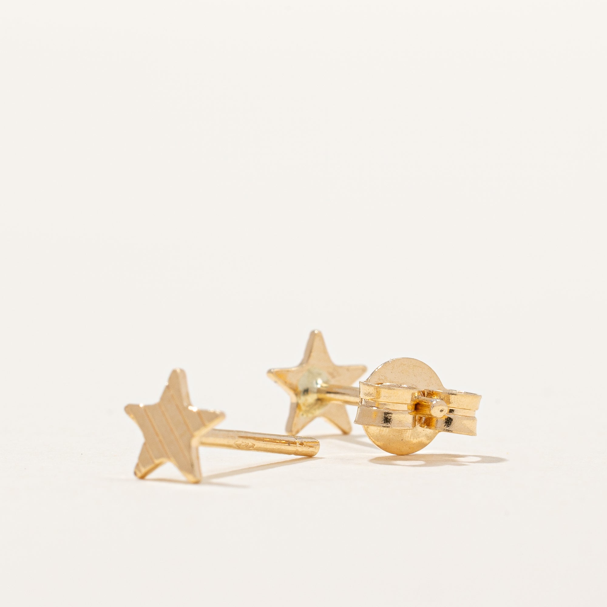 18k Yellow Gold Star Earrings