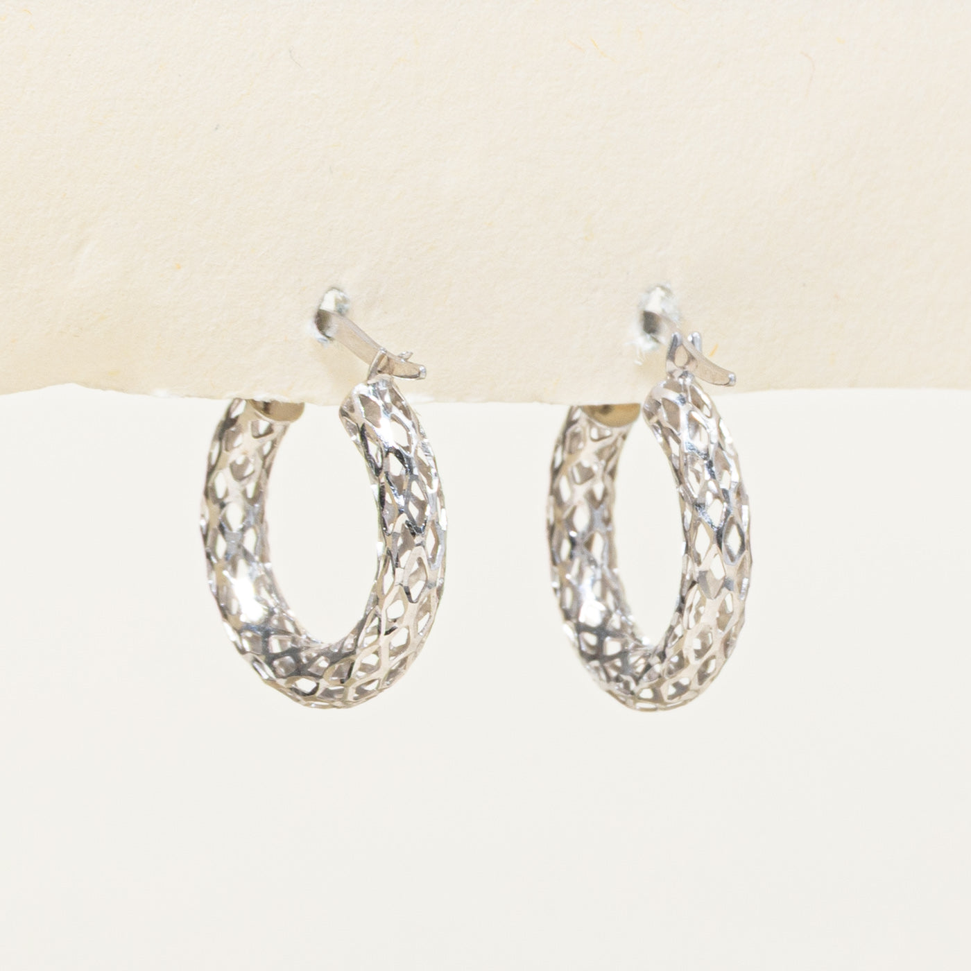 14k White Gold Openwork Hoop Earrings