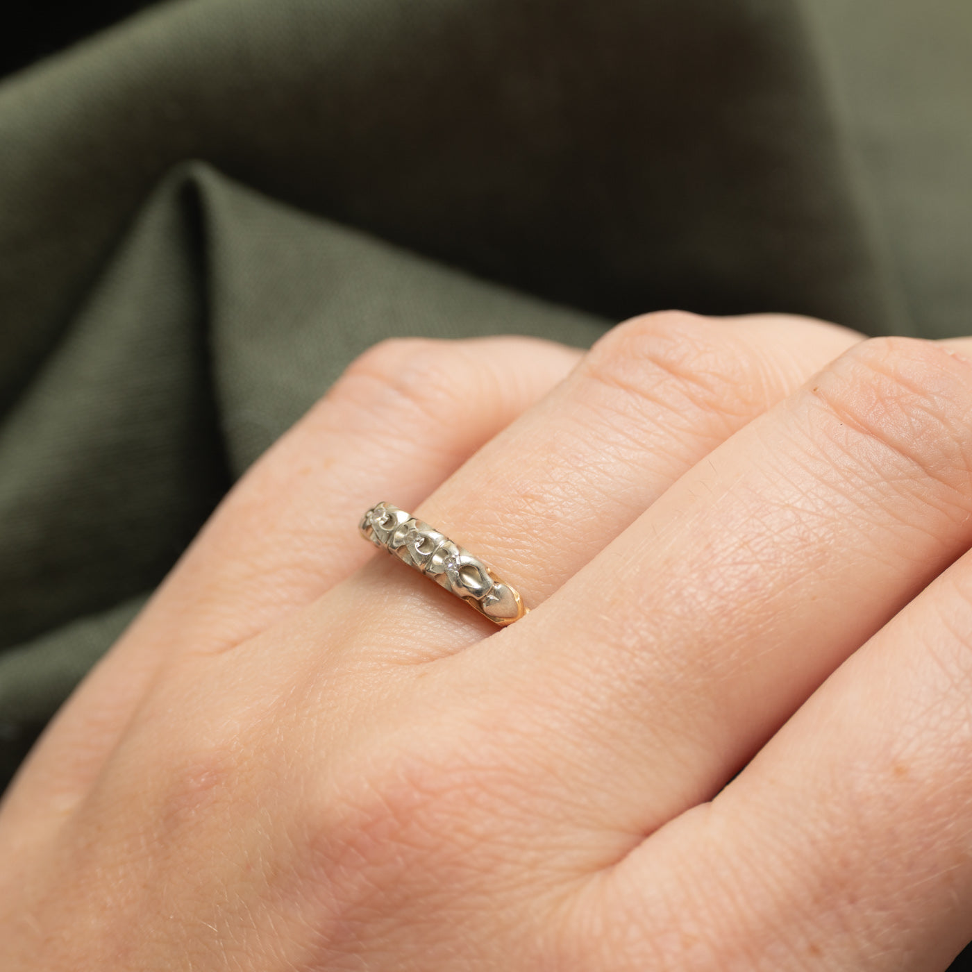 Two Tone Gold Three Stone Diamond Band | SZ 6