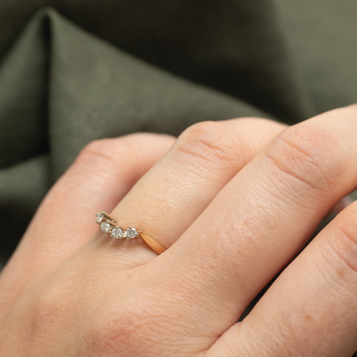 Bague contour en diamants « Birks » à quatre pierres | Taille 6