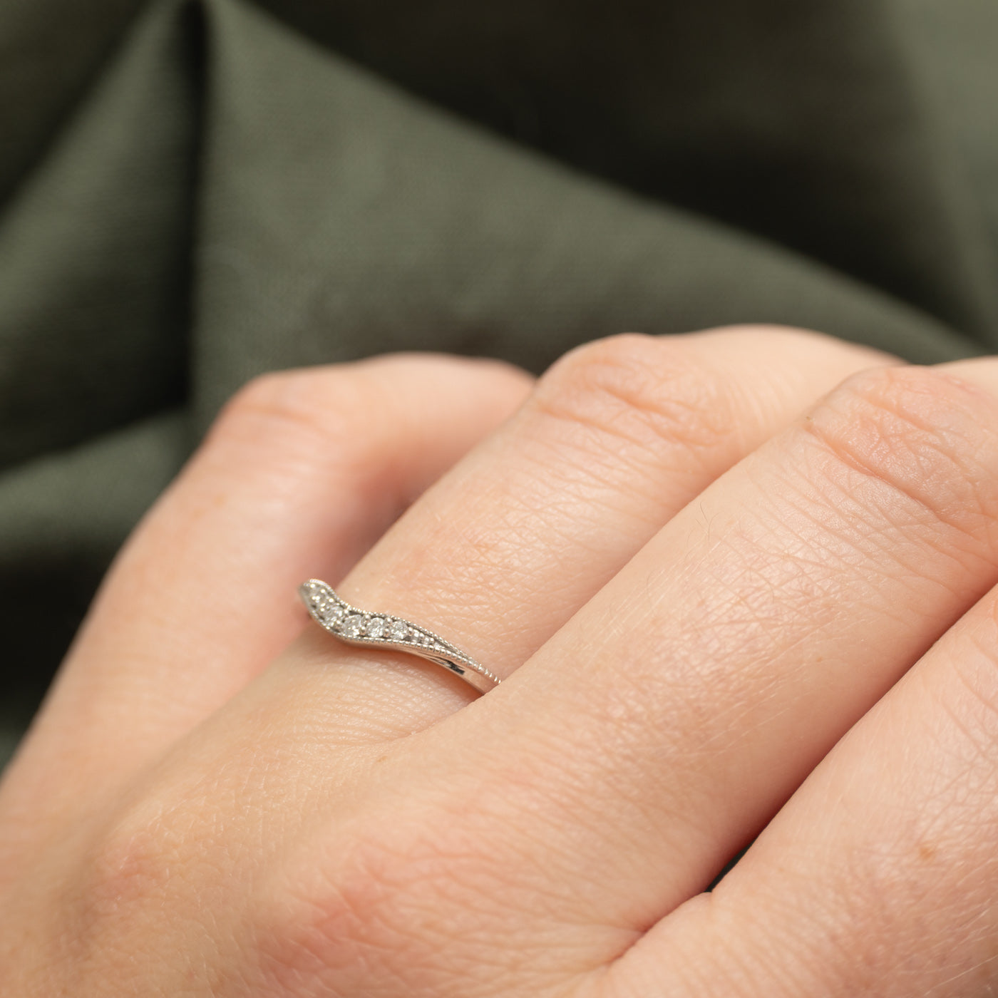 Six Stone Diamond Milgrain Contour Ring | SZ 7