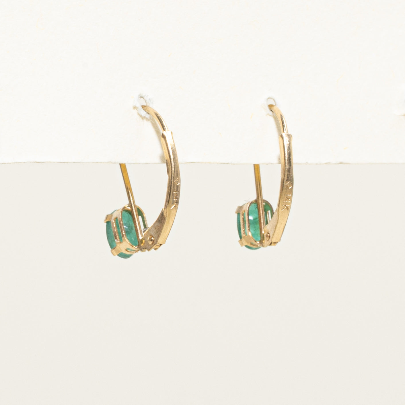 Boucles d'oreilles pendantes à fermoir à levier émeraude