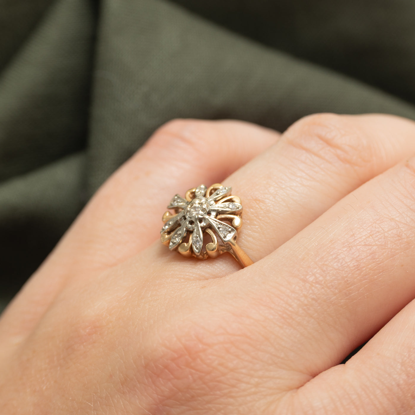 Two Tone Gold Diamond Floral Cocktail Ring | SZ 6.5