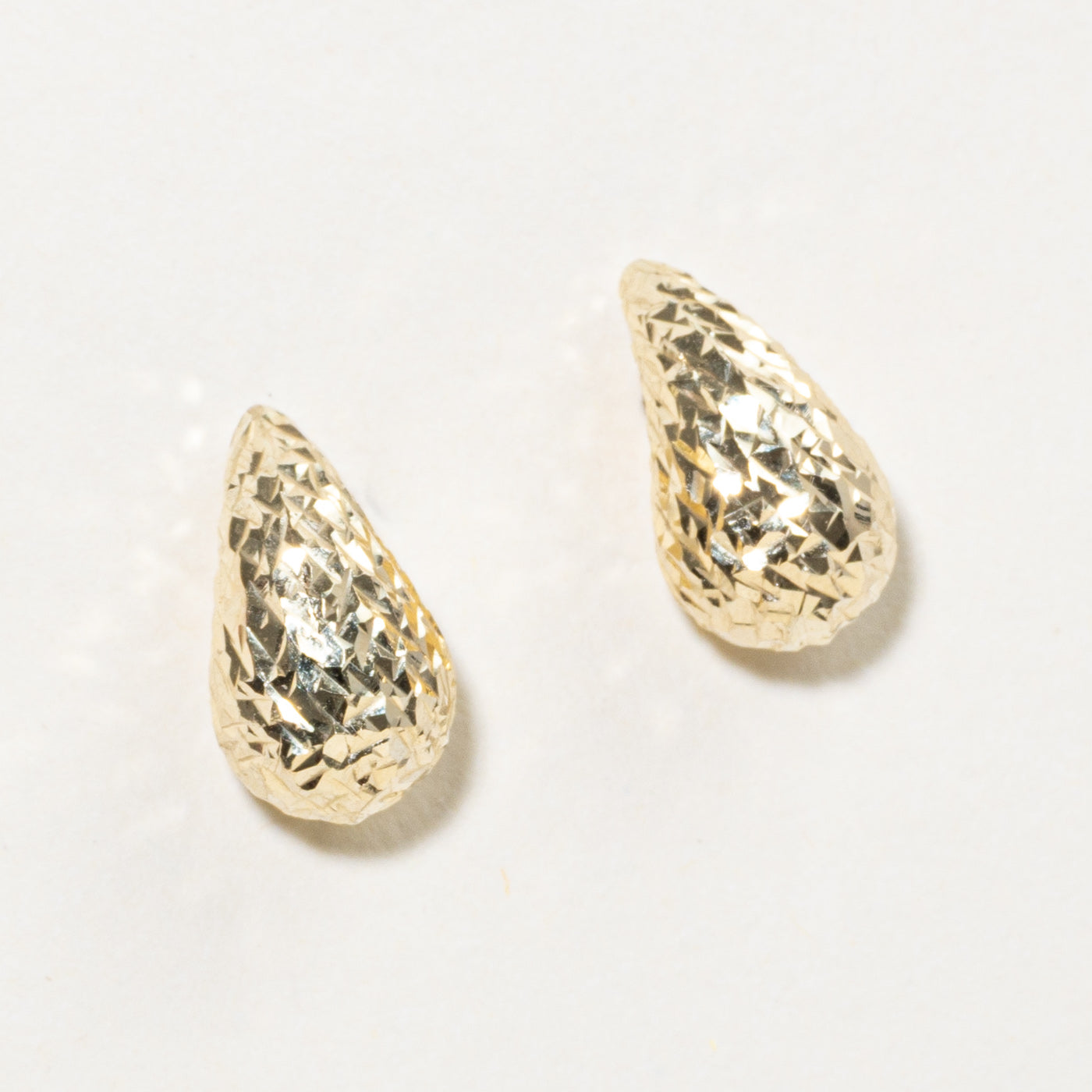 14k Yellow Gold Diamond Cut Pear Shaped Stud Earrings