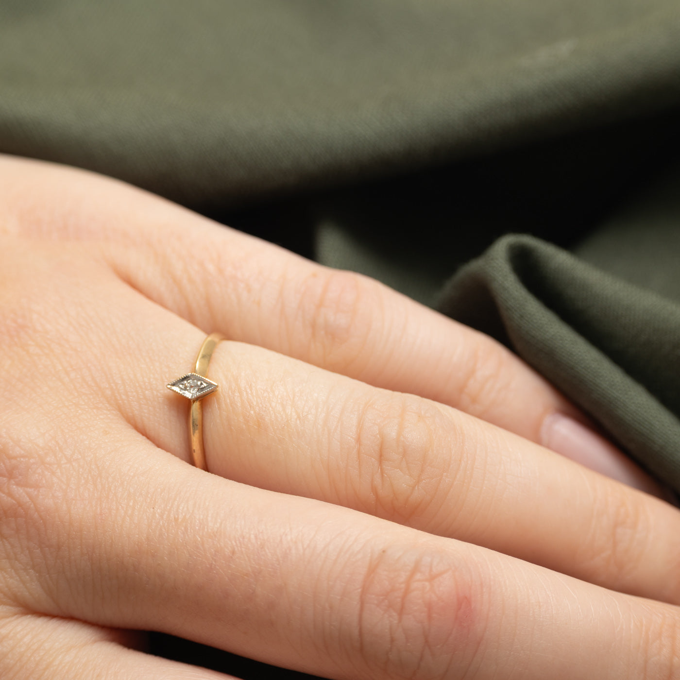 Diamond Knife Edge Petite Ring | SZ 6