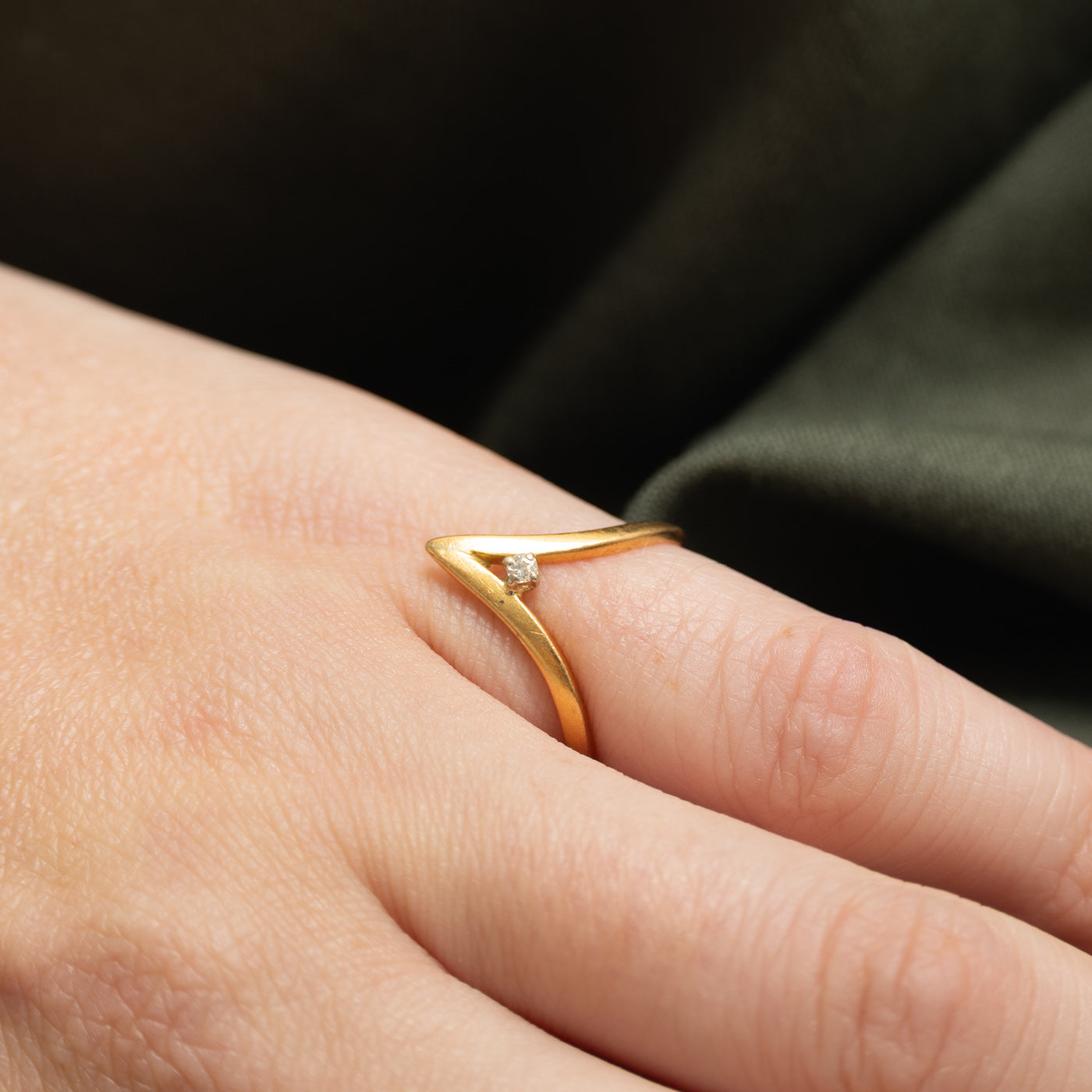 22k Single Stone Diamond Chevron Ring | SZ 3.75