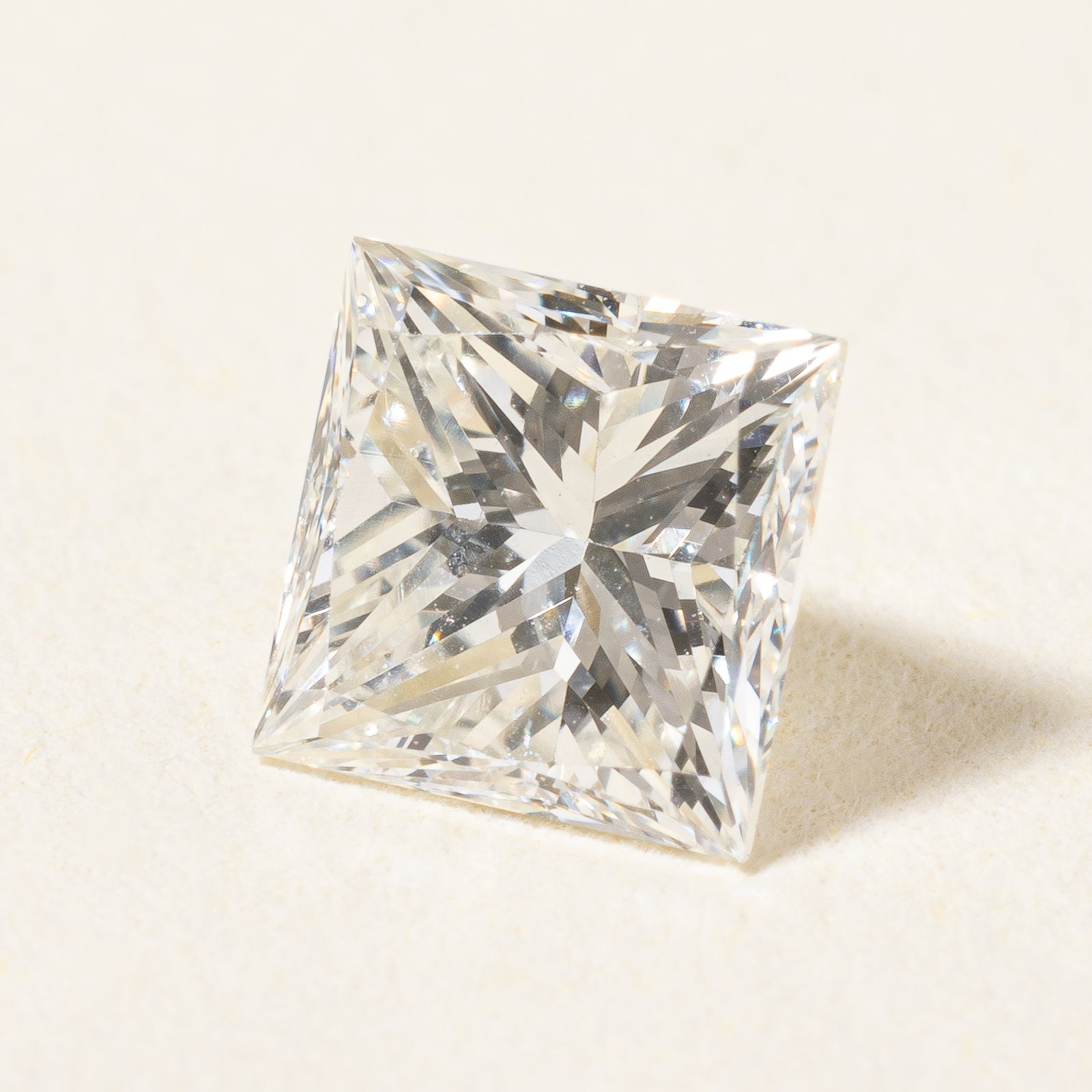 GIA-graded Princess Cut Natural Loose Diamond | GIA 0.54ct VVS2 J |
