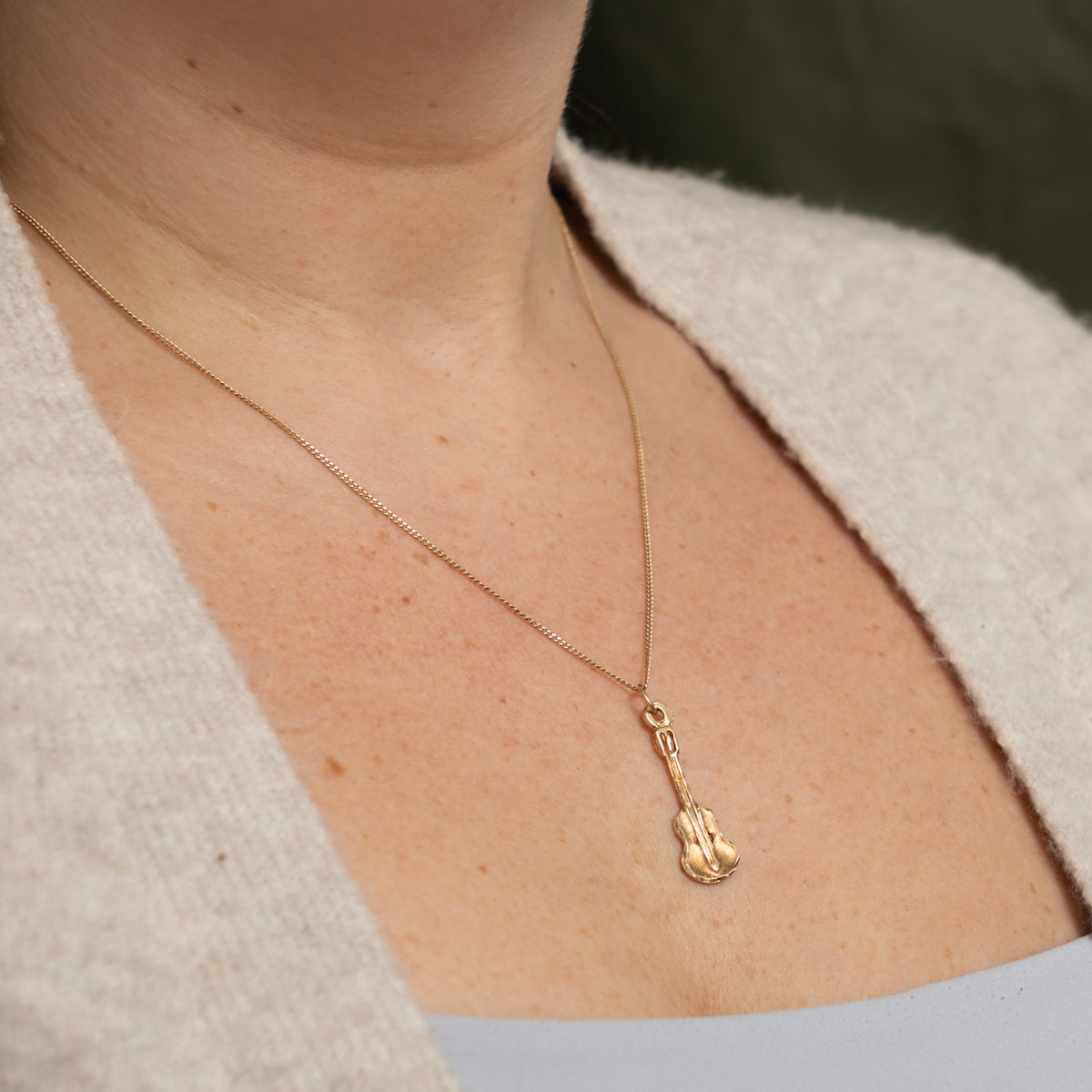 10k Yellow Gold Openwork Guitar Charm