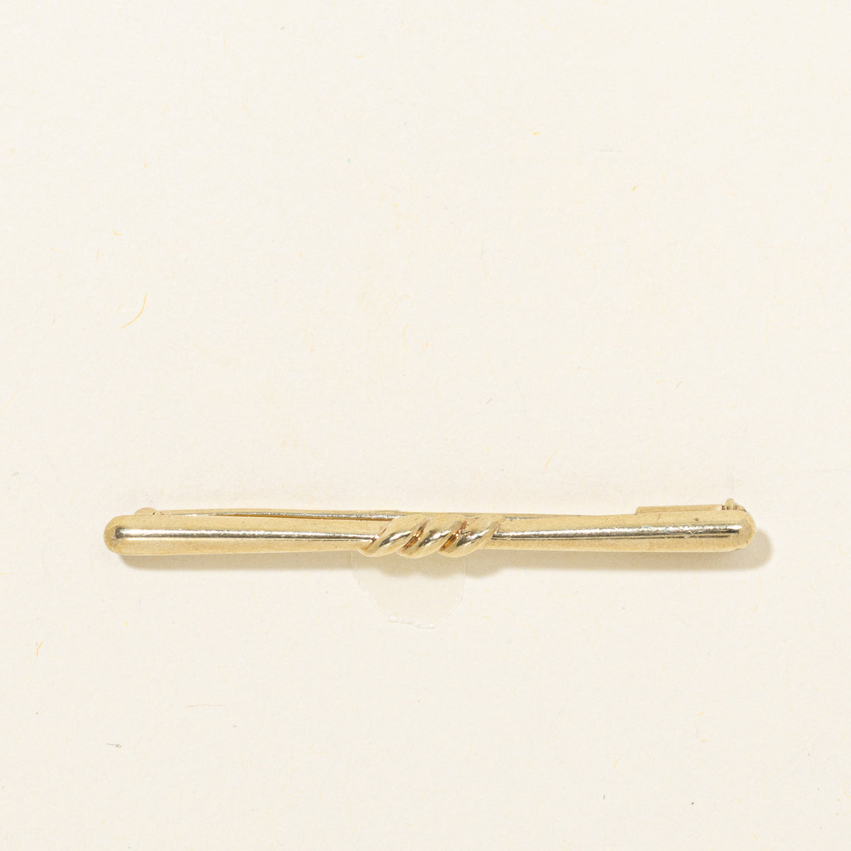 8k Yellow Gold Grooved Bar Brooch