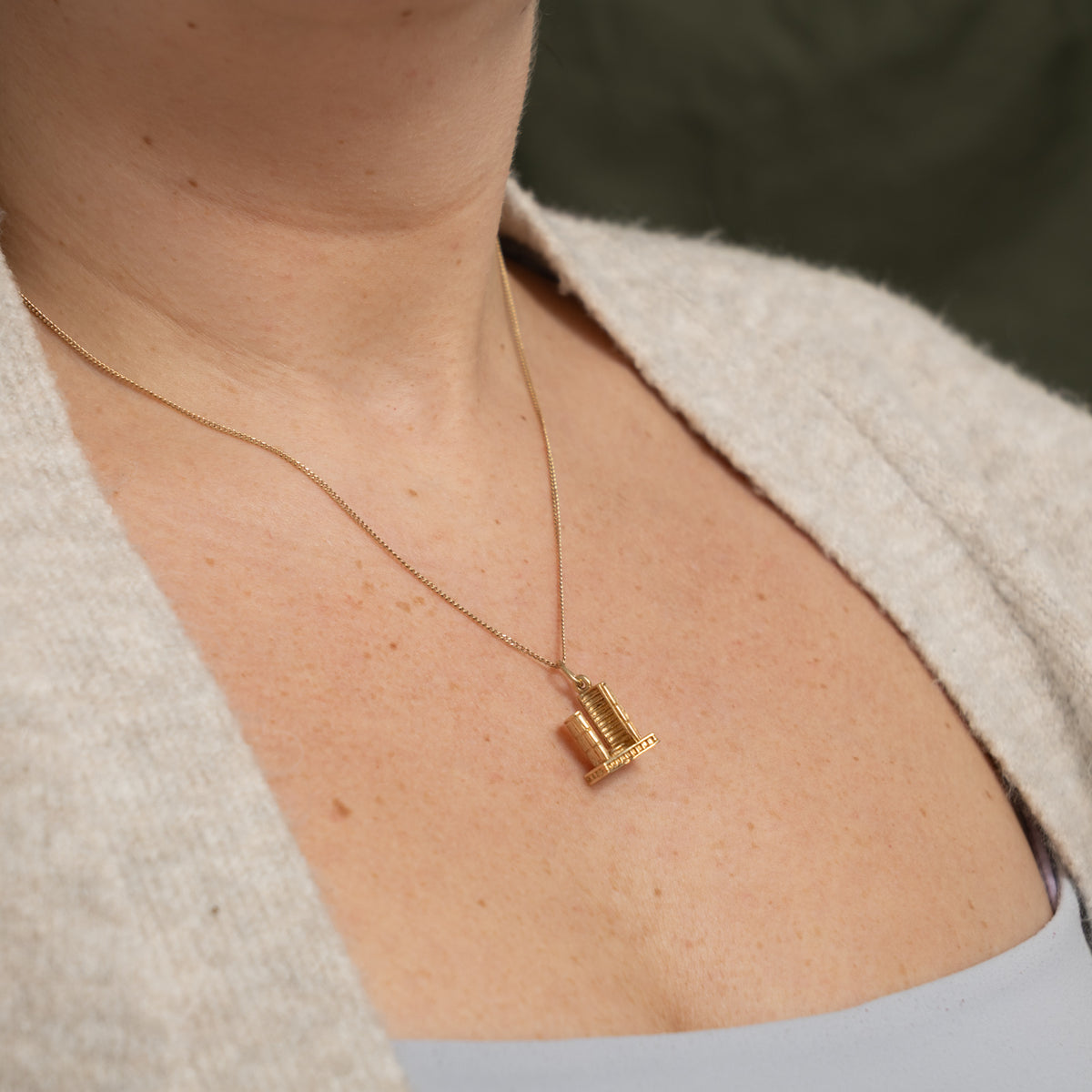 10k Yellow Gold Toronto City Hall Charm