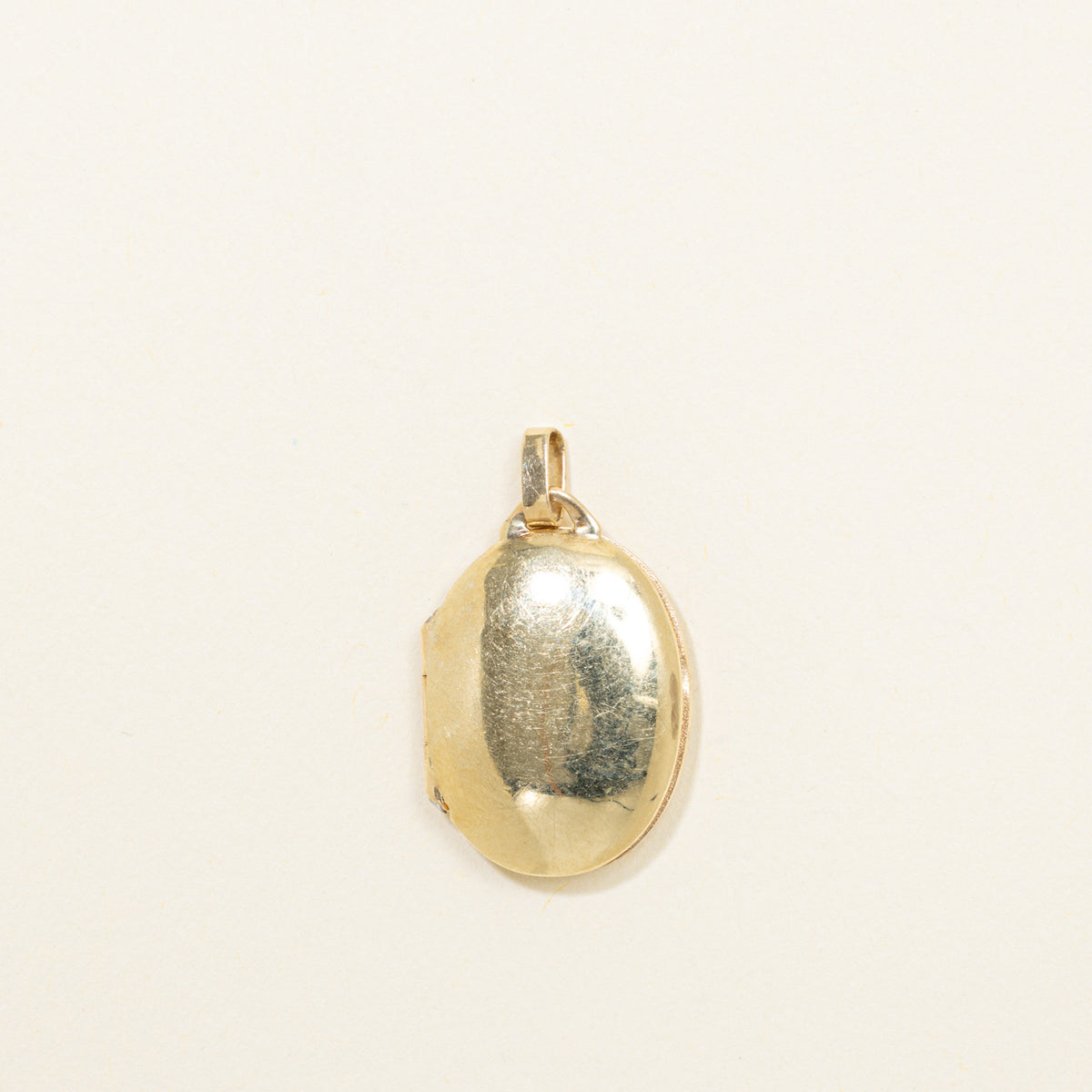 10k Yellow Gold Engraved Floral Locket