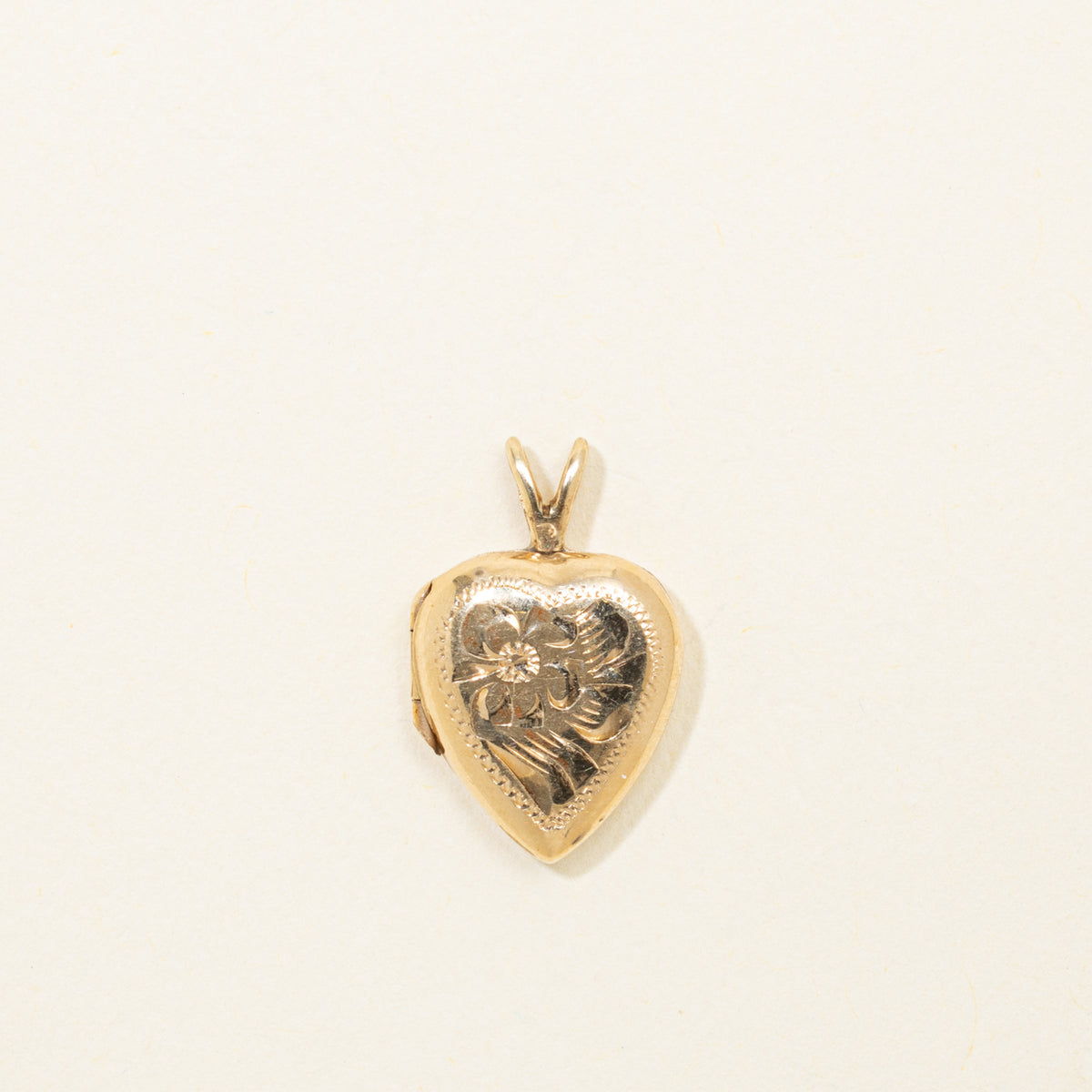 10k Yellow Gold Floral Engraved Heart Locket