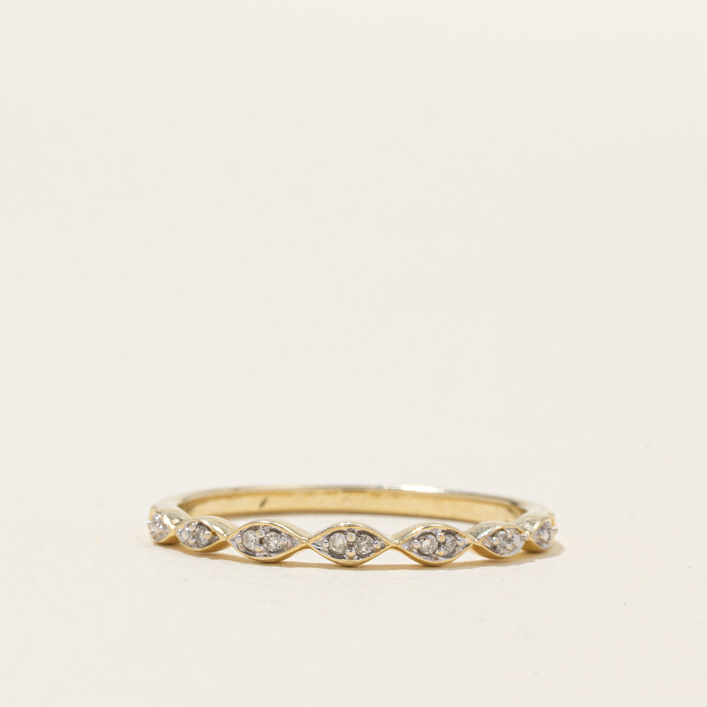 Semi Eternity Diamond Scalloped Band | SZ 8.25