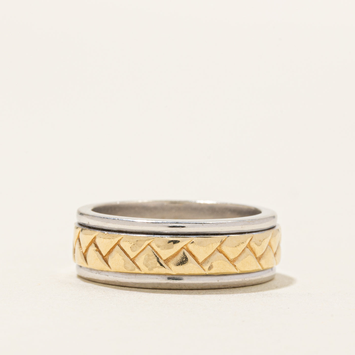 14k Two Tone Gold Herringbone Patterned Band | SZ 6.5