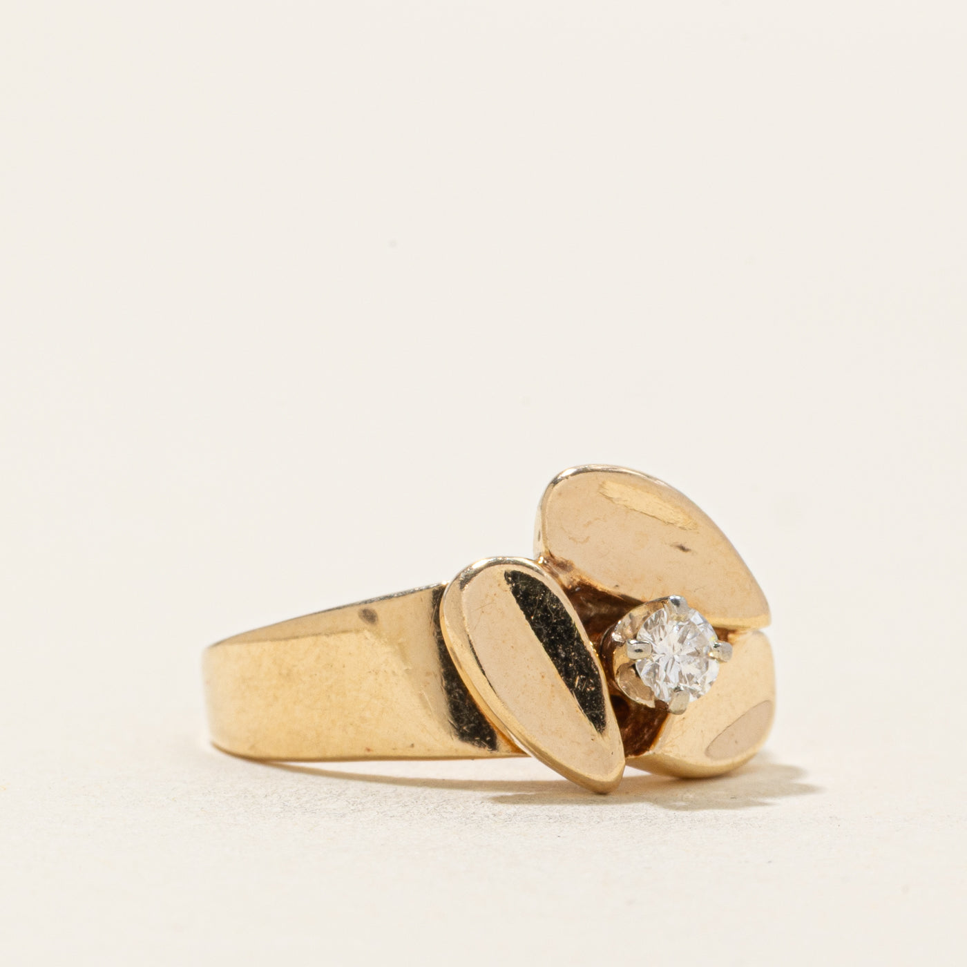 Solitaire Diamond Leaf Design Ring | 0.10ct | SZ 5.25