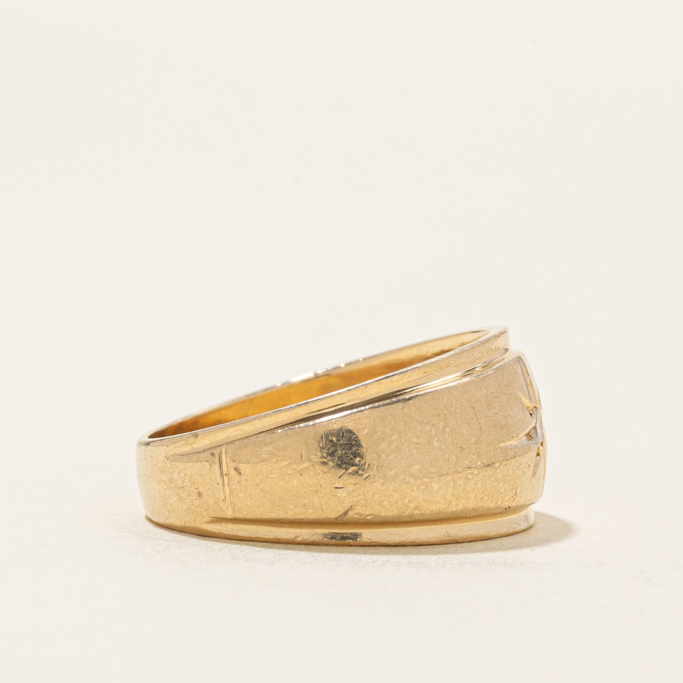 Star Set Diamond Grooved Band | SZ 6.75