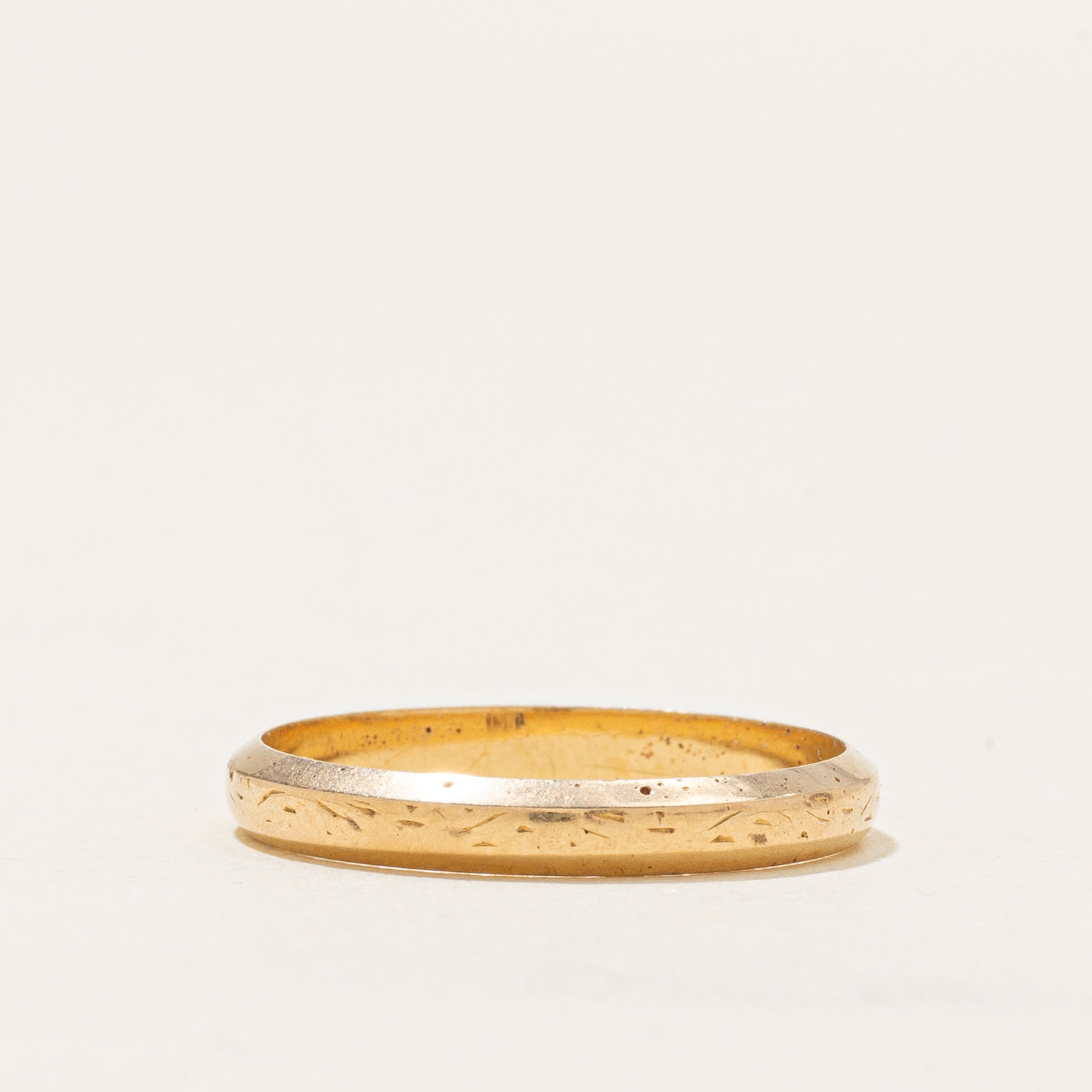 18k Yellow Gold Textured Band | 2.60mm | SZ 5.75